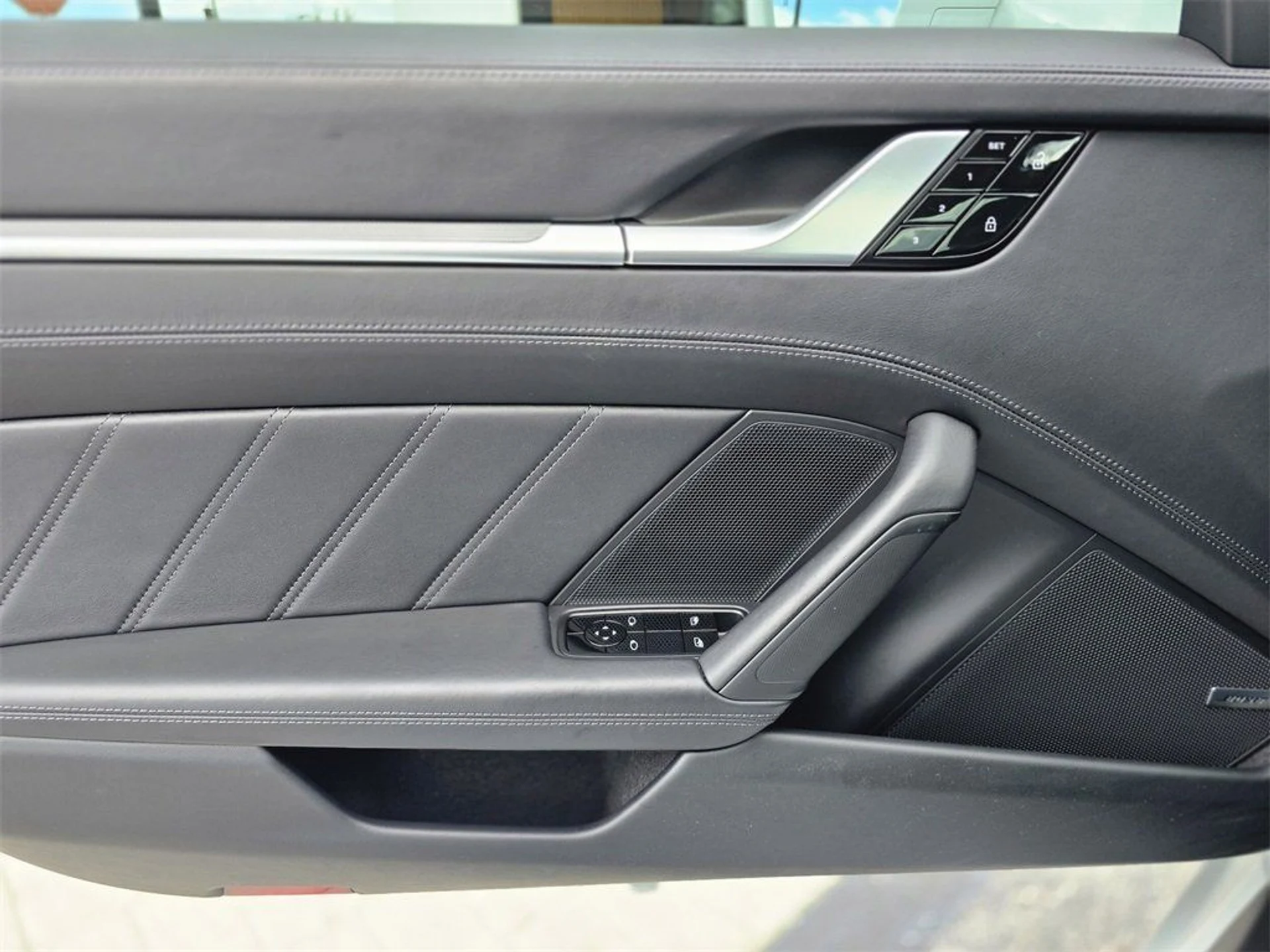 mph015_2409619395_4f39c71aa1c33605868aabee37a6d5b7_93b60d521e