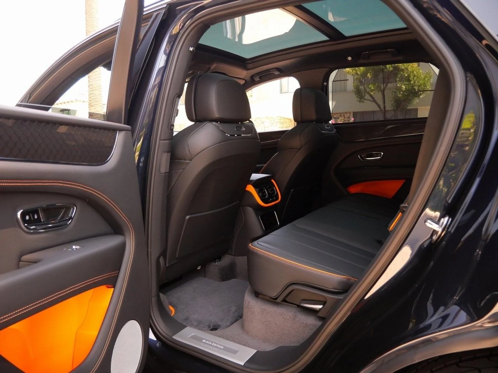 mph015_241244553_d202616b9376dfe7f882d43734daf637x_e16c61a591