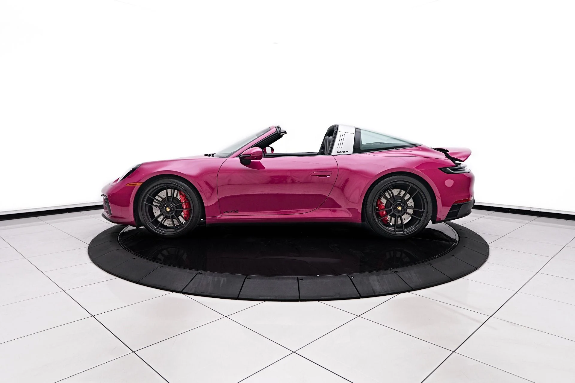 mph015_2413285041_Used_2024_Porsche_911_Targa_4_GTS_1756951218_2ec83418bb