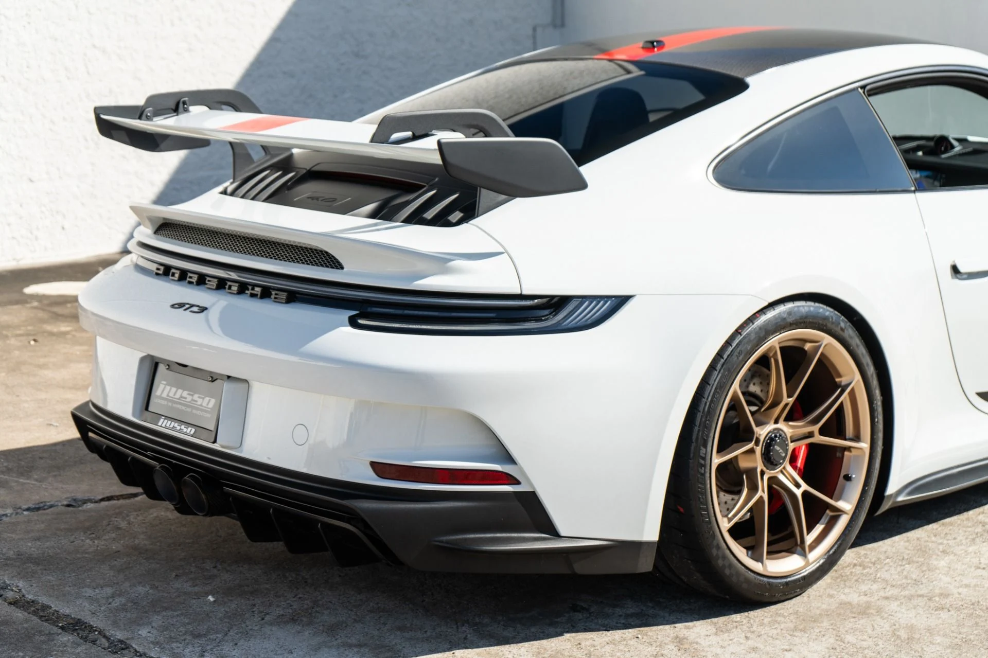 mph015_2418396991_Used_2022_Porsche_911_GT_3_1792707186_e19ecd17bc