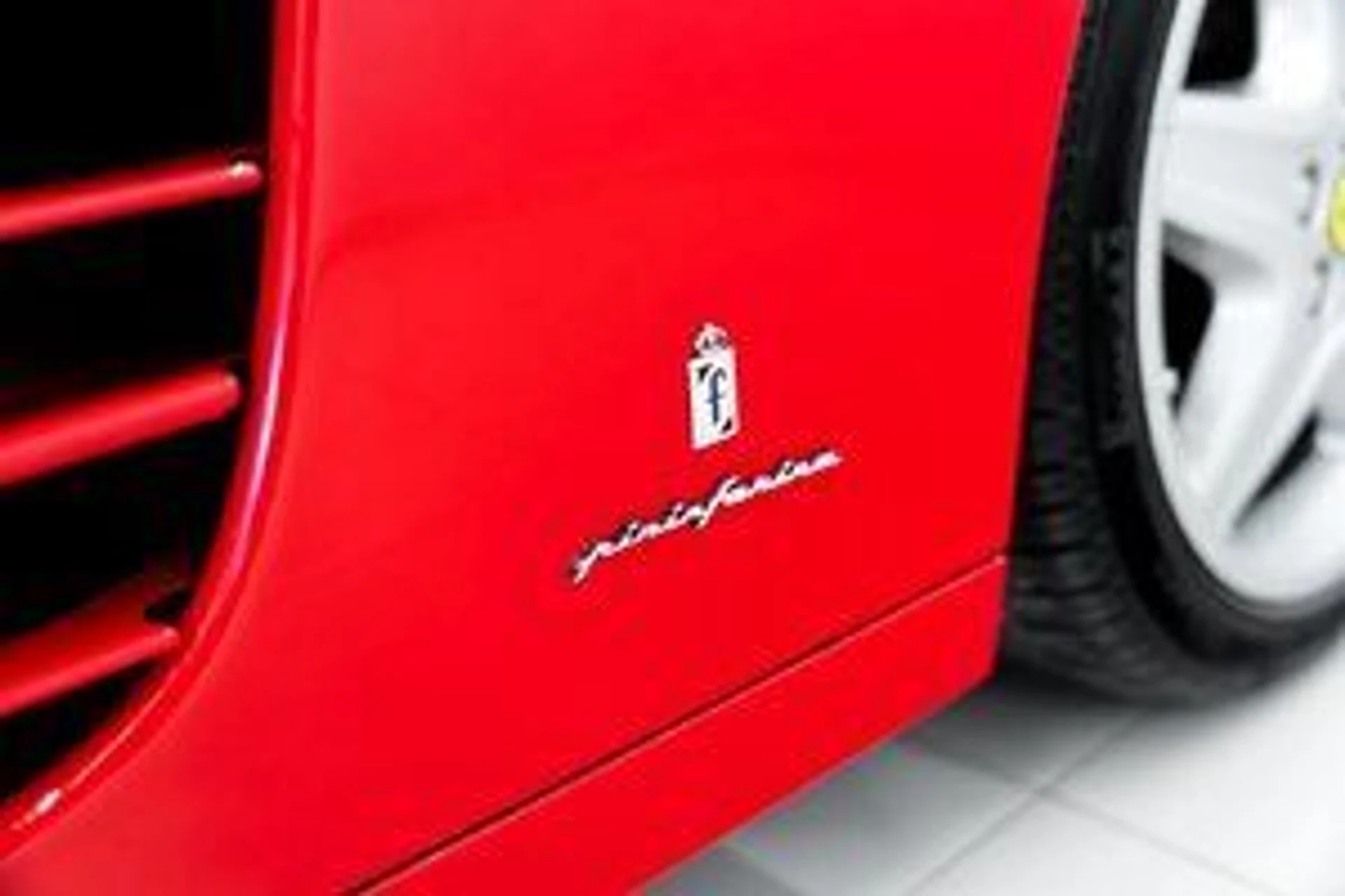 mph015_2418466685_ferrari_512_tr_1994_jpg_v_1758918548_4503bb06dc