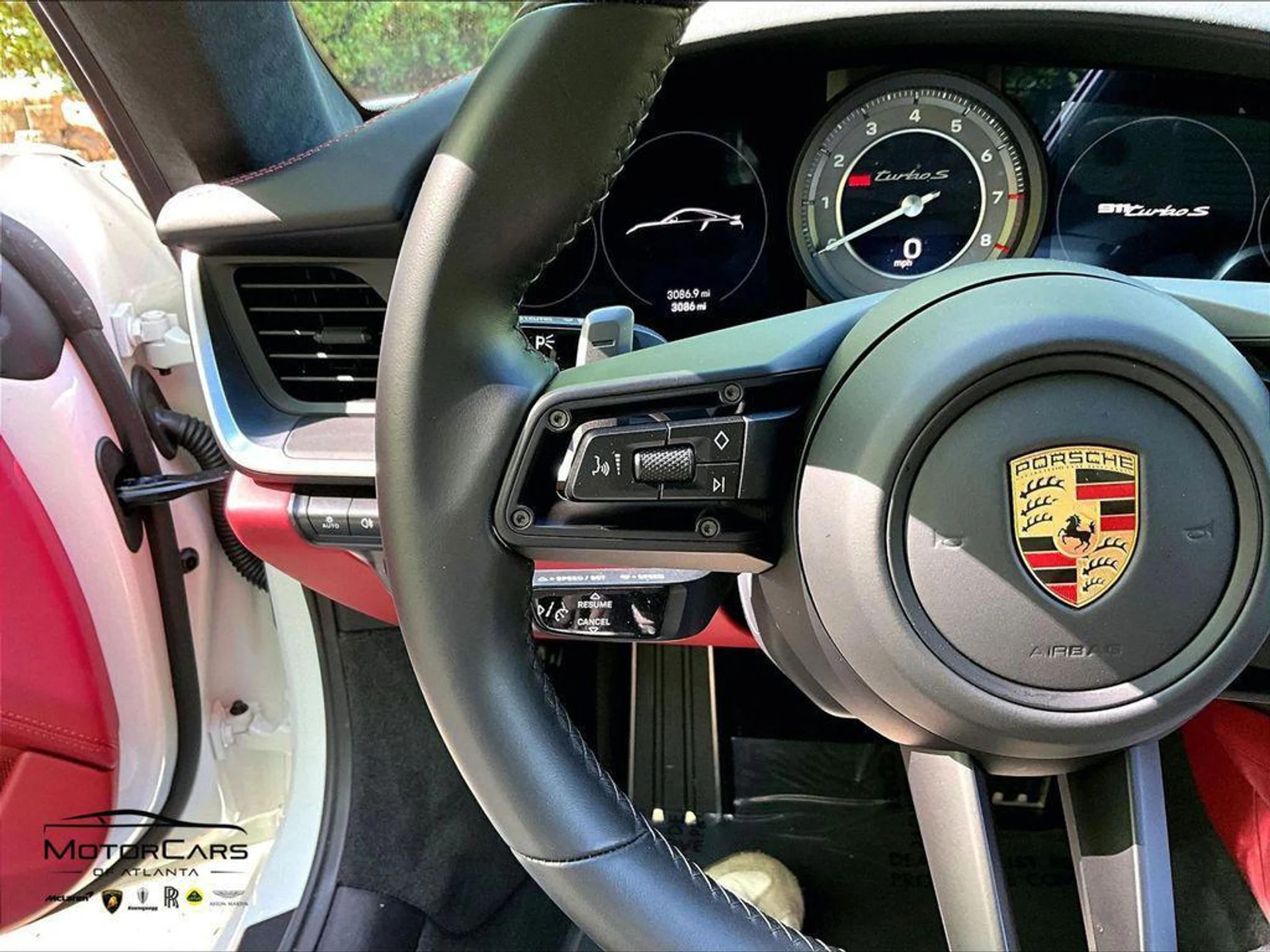 mph015_2424118453_h_T_Sd9b_I2mz_U3_TC_1_H3hkm_Wlzn_X_Vs_e3abe2edd3