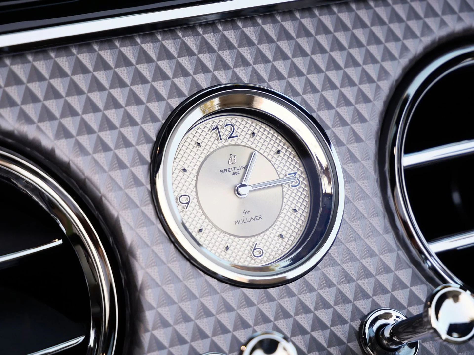 mph015_2424125458_2f7e1ffe9c503bb2b3f951c55e1b1c40x_9c1f46e172