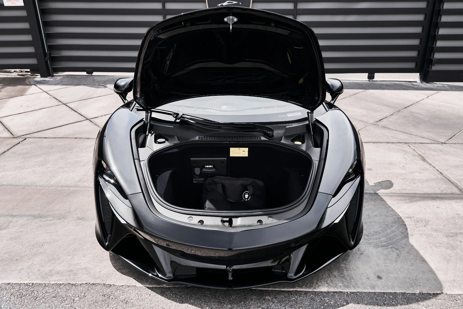 mph015_2424885783_Used_2024_Mc_Laren_Artura_1775583305_642e51a467