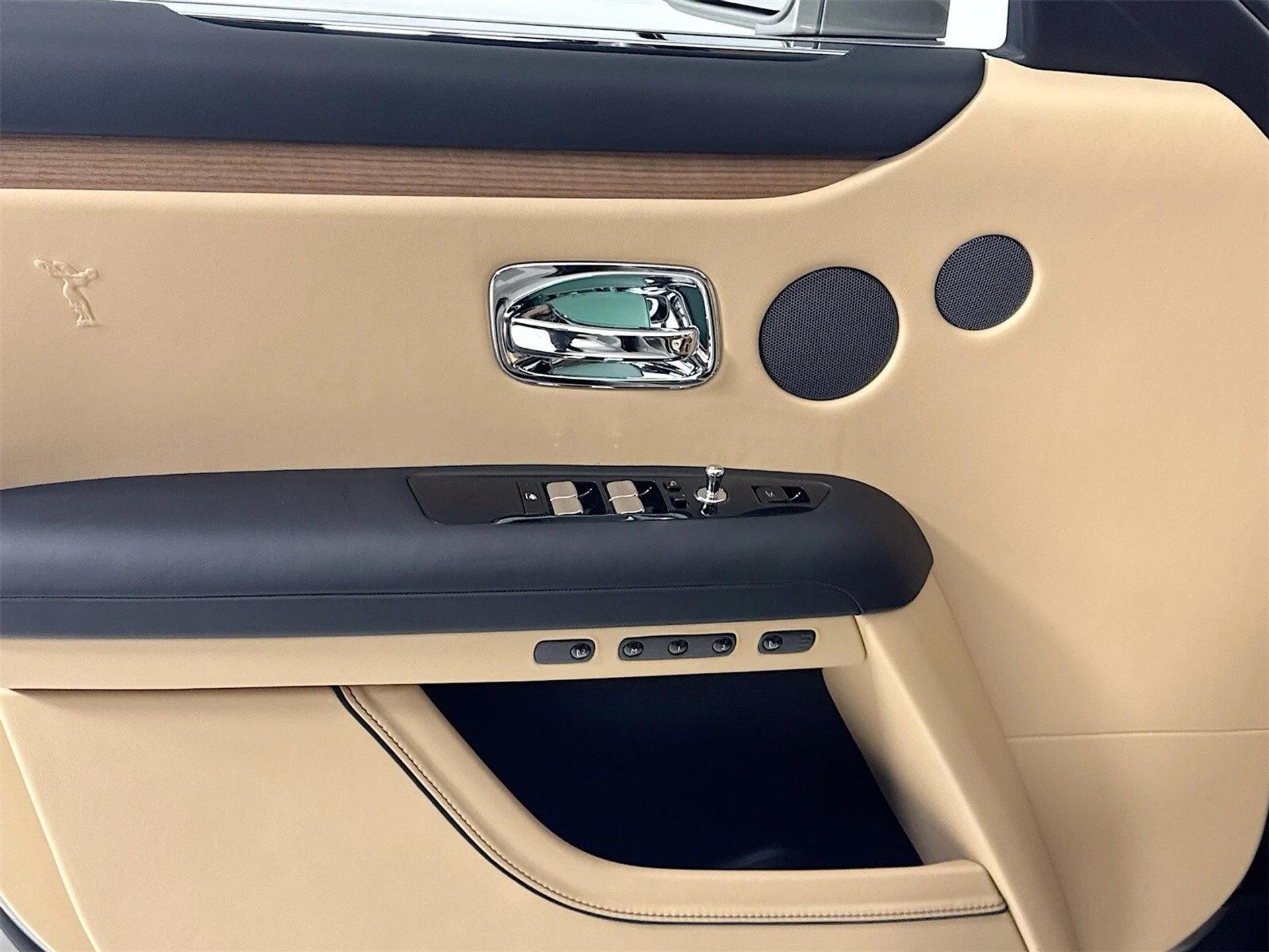 mph015_2425764469_ea3529e4355c484106b9b95f42b99d4ex_bab9f43cfe