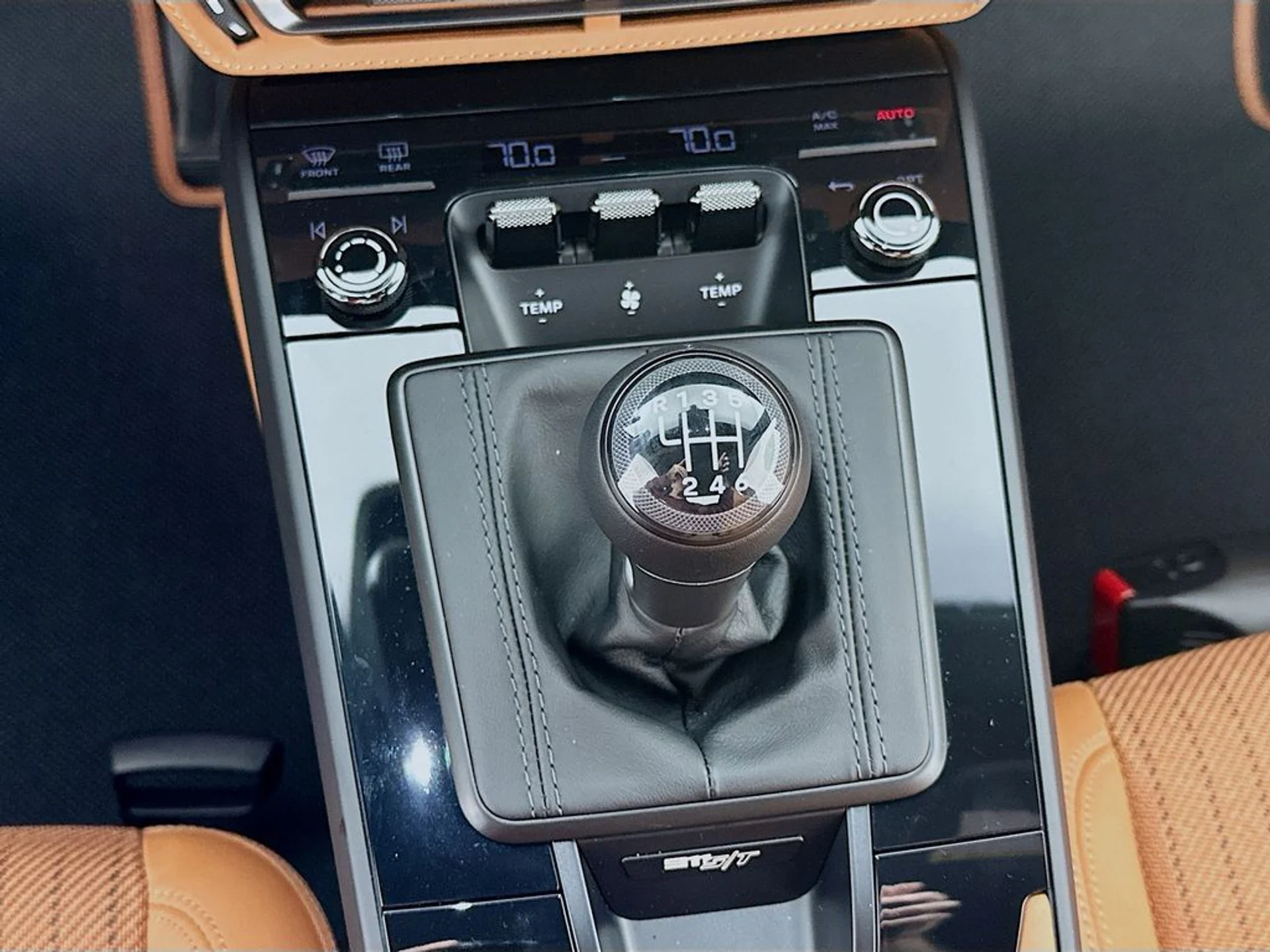 mph015_2429688137_c52cf368700f6442c102be1c680bcfc1x_0a156c330e