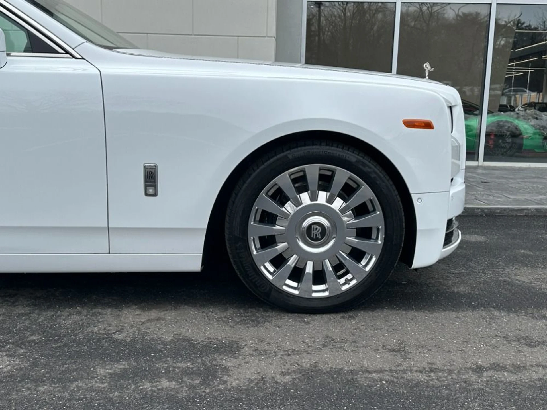 mph015_2431534398_Used_2022_Rolls_Royce_Phantom_1773436167_0460c6b436