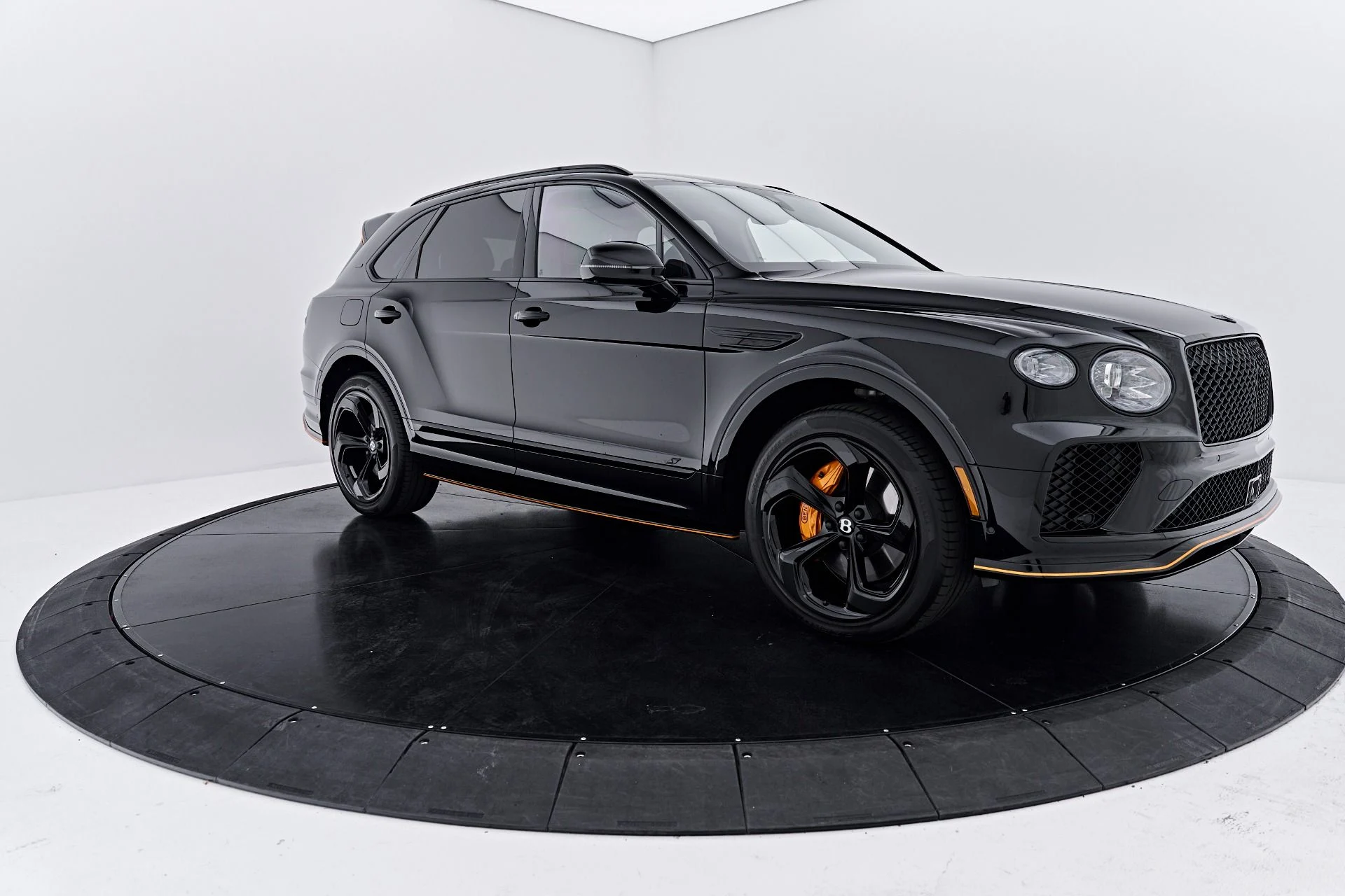 mph015_2435487453_Used_2025_Bentley_Bentayga_S_Black_Edition_1790644284_57cfec481f