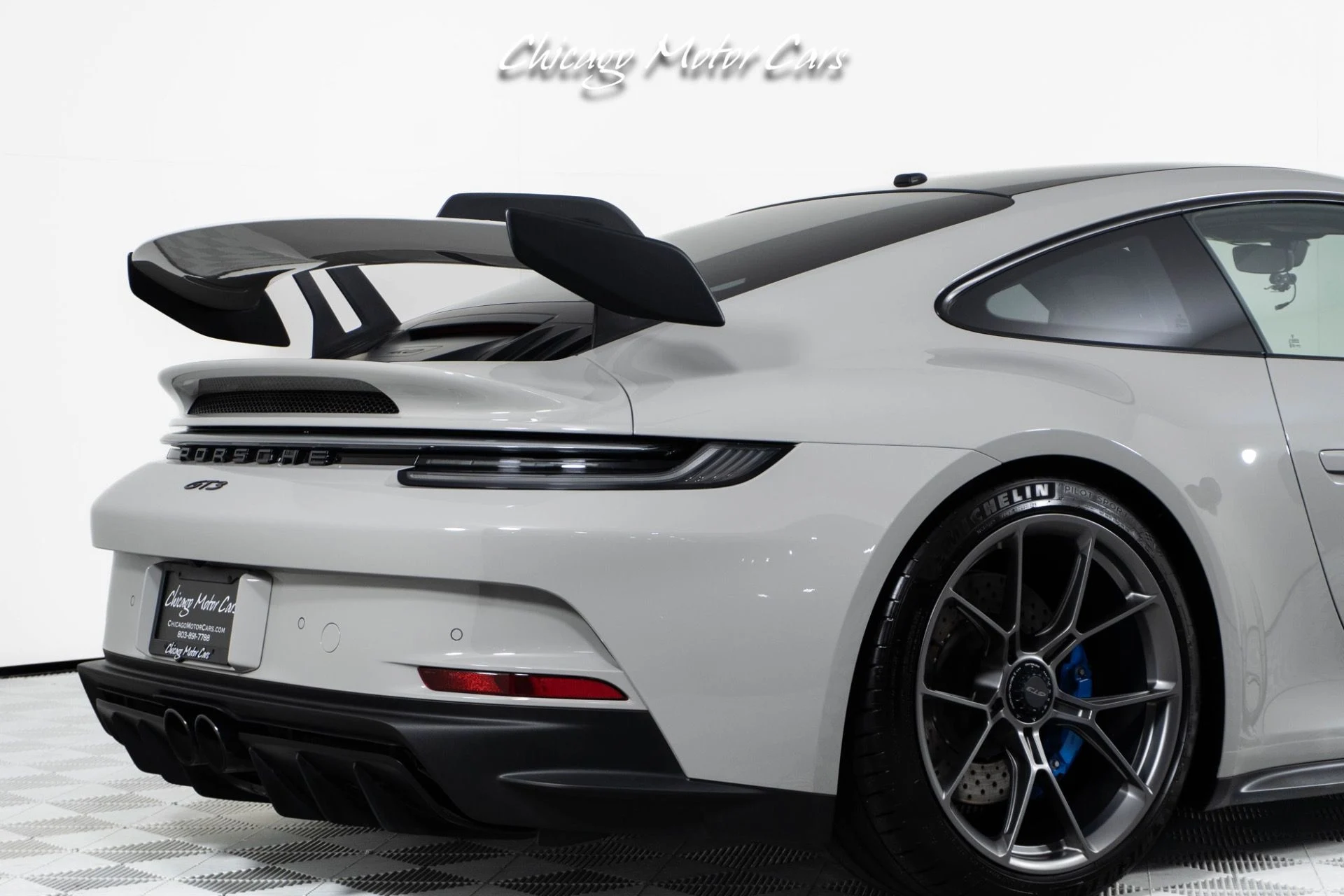 mph015_2435842204_12921_p16_l_52fabff044