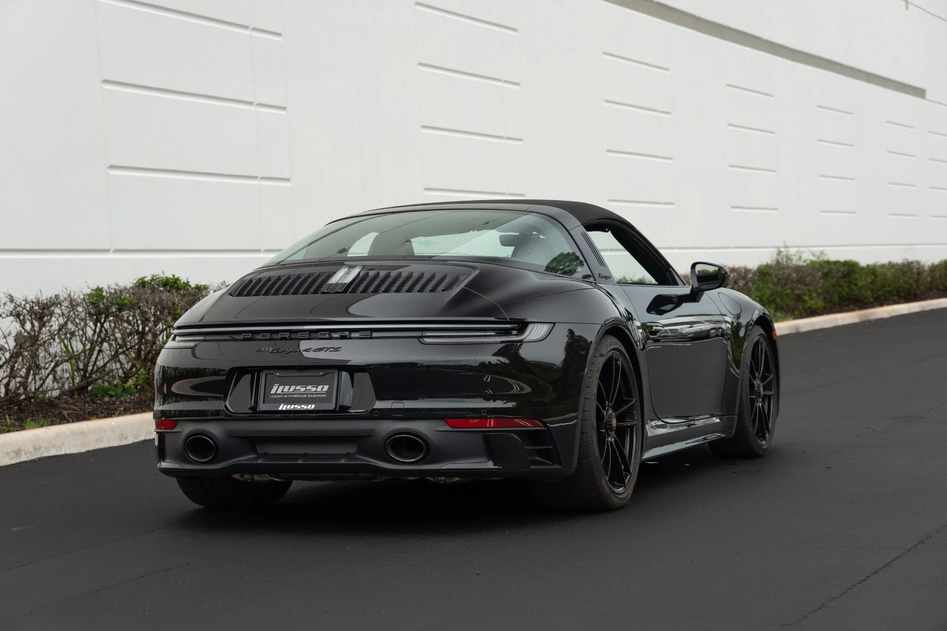 mph015_2443630520_Used_2024_Porsche_911_Targa_4_GTS_1758664261_b696d7078b
