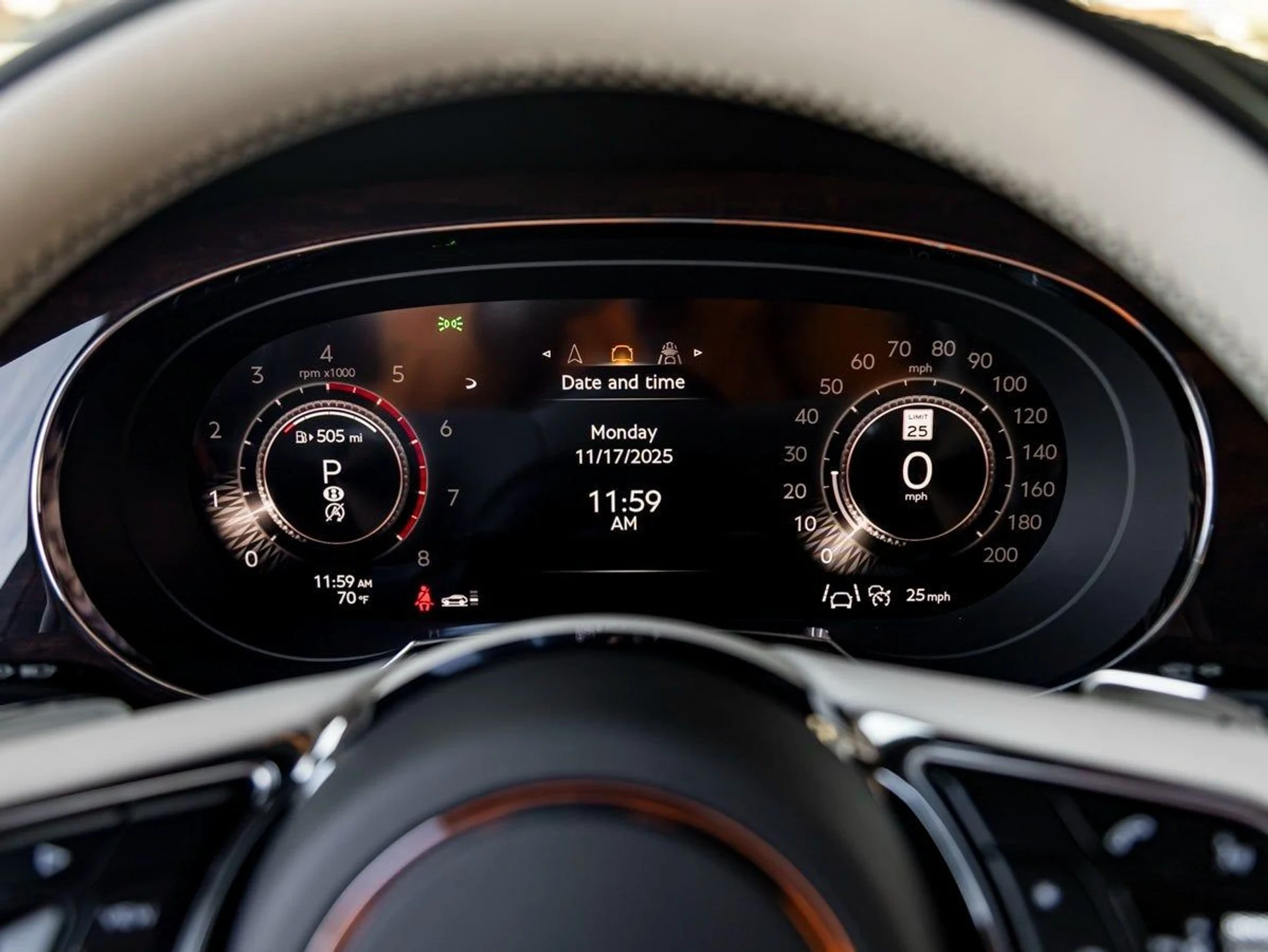 mph015_244637571_16_6674715238