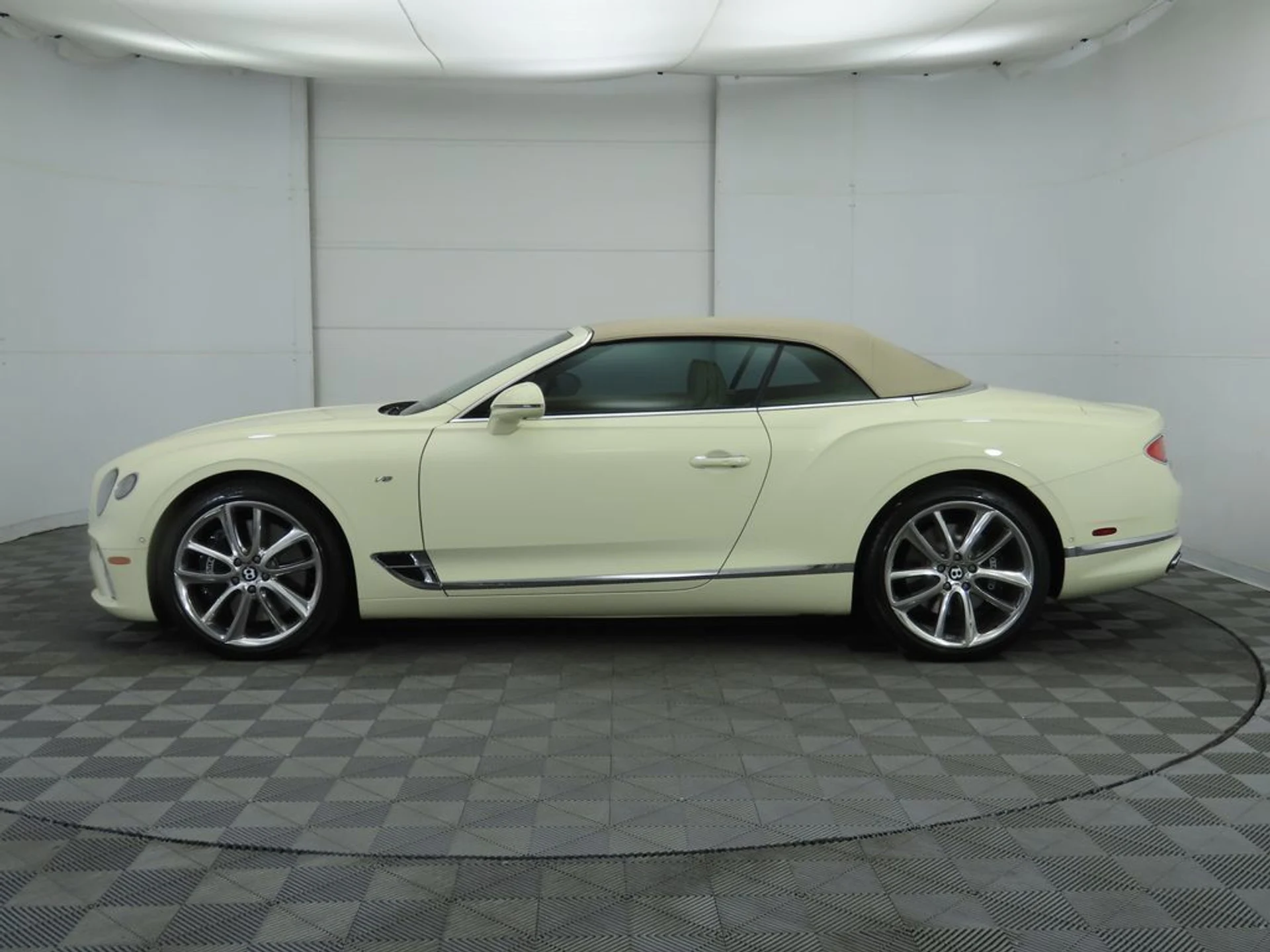 mph015_2448777673_used_2022_bentley_continental_gtmullinerconvertible_8119_22887196_16_1024_faa057b02e