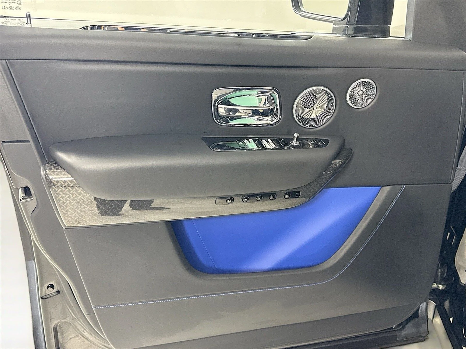 mph015_2450934645_cc4b1d3f073fd8f93ab3c875a99e6303x_f4c7663869