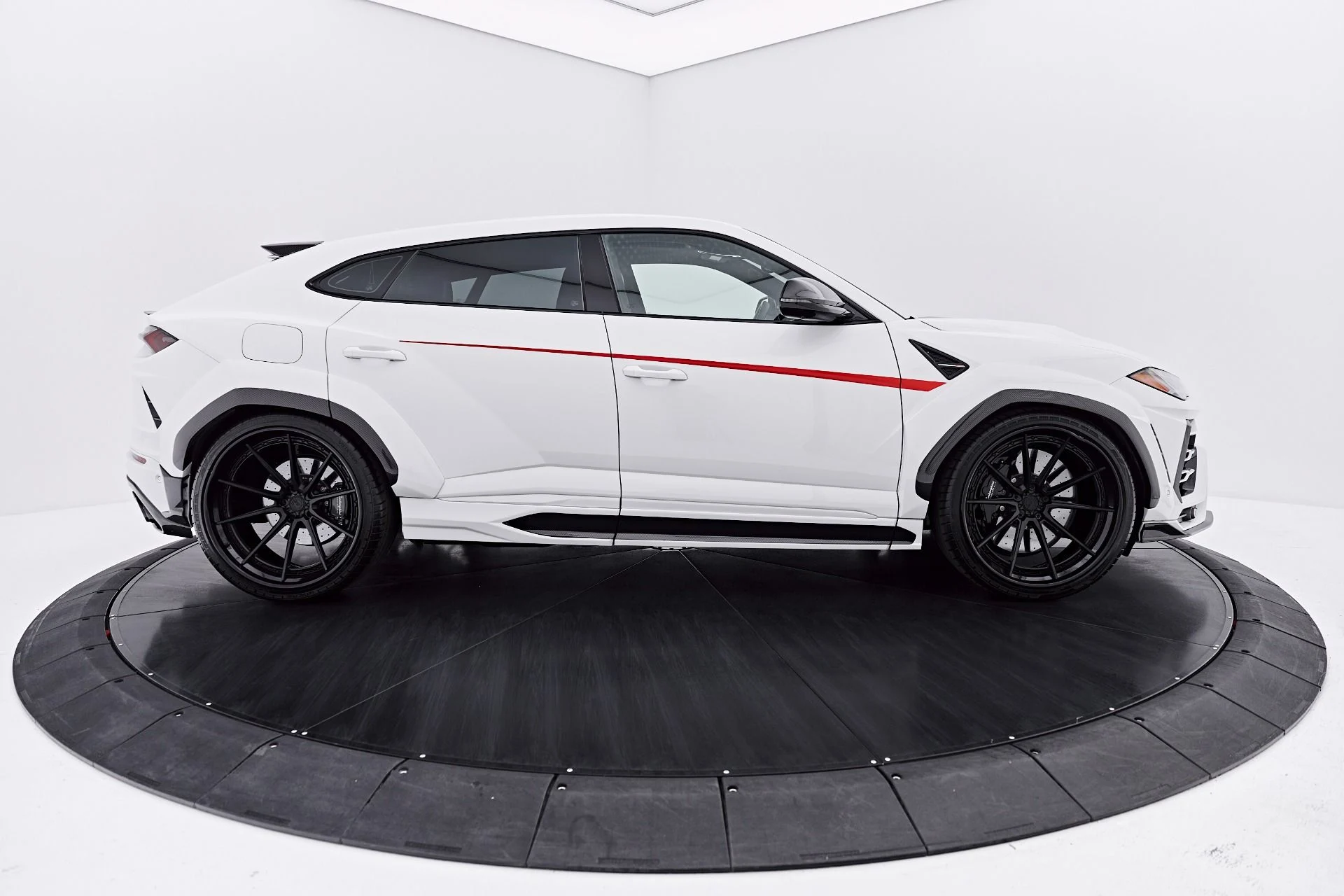 mph015_2460749076_Used_2021_Lamborghini_Urus_1787967066_61087bfb24