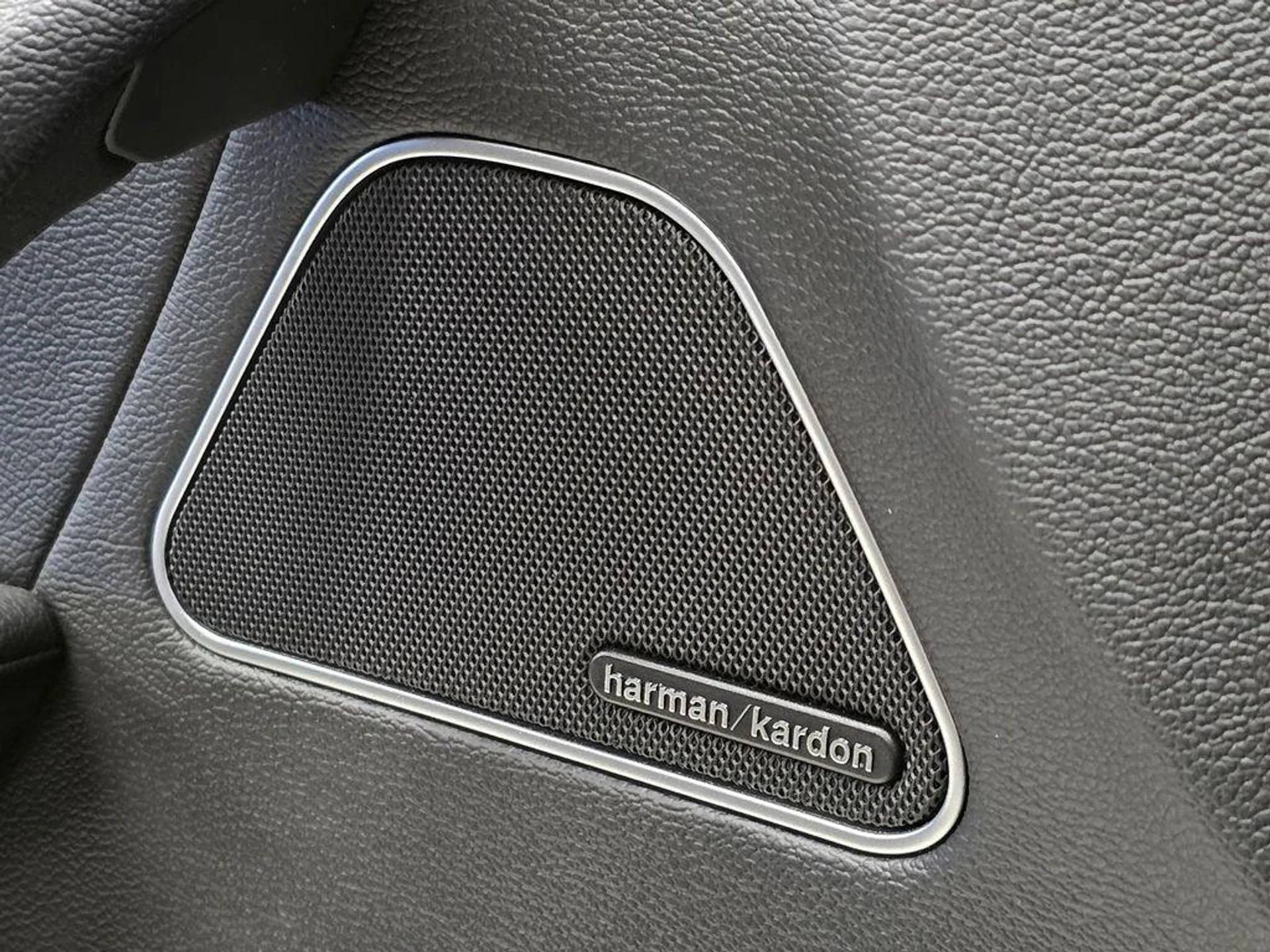 mph015_2461473051_db_J0m_Wcq_Q3_M_Ogs_O0g9_B6_FI_4_Gbq_I_877fd1ed4d