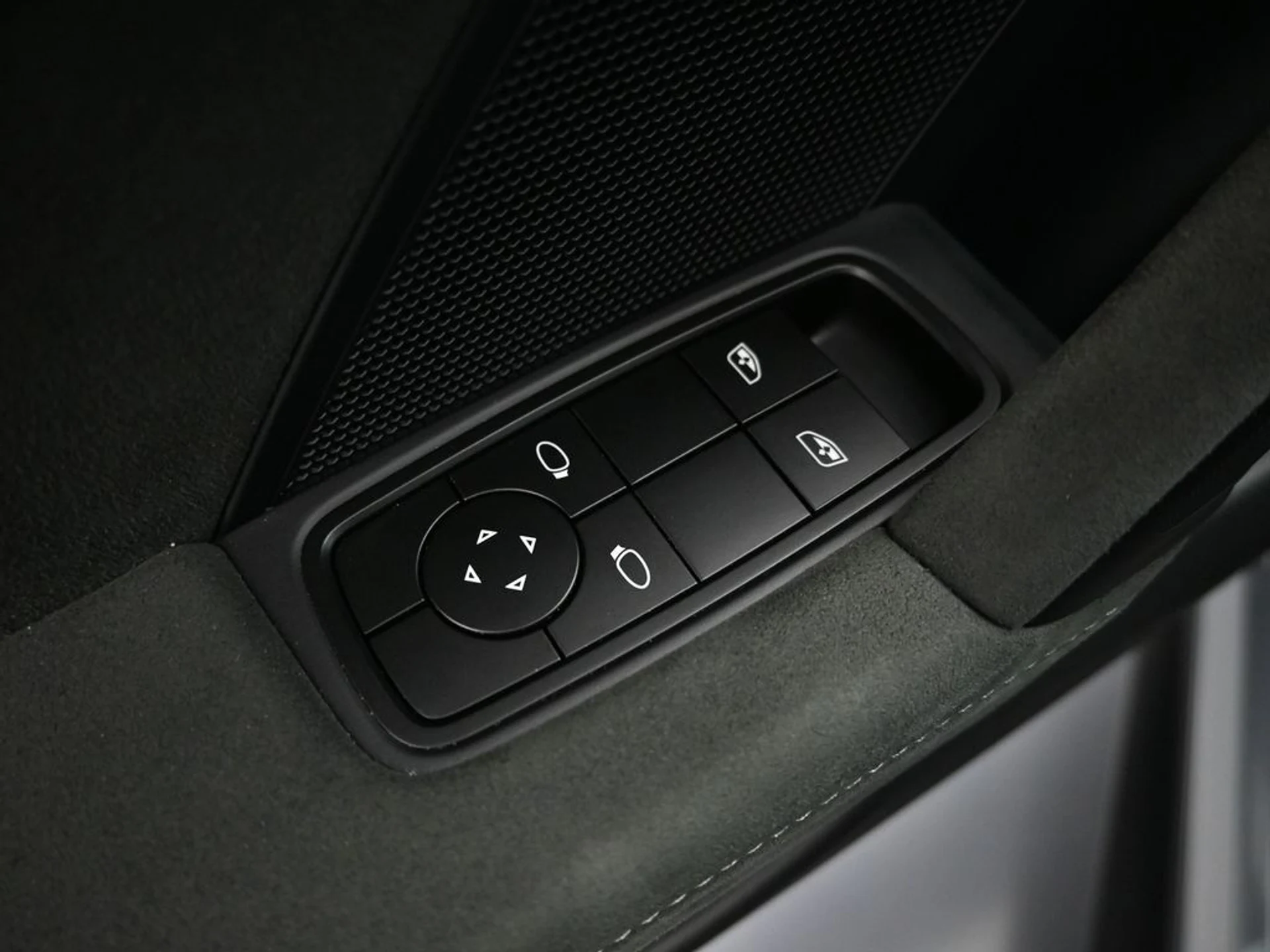 mph015_2463872975_0cbb81f6a9cde29ac8537338b7cb8062x_8be9417ccf