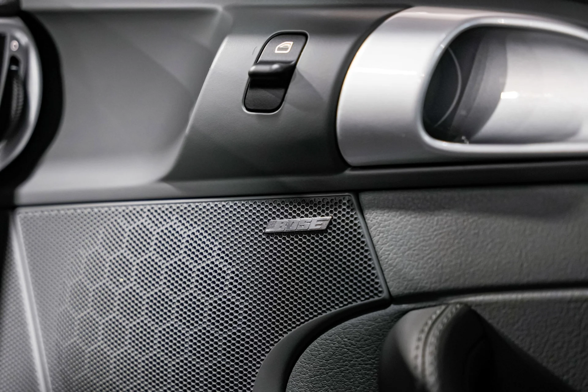 mph015_2466710159_ccf956b0c67cb08e9e9e12fe2d160f5bx_eb1188af72