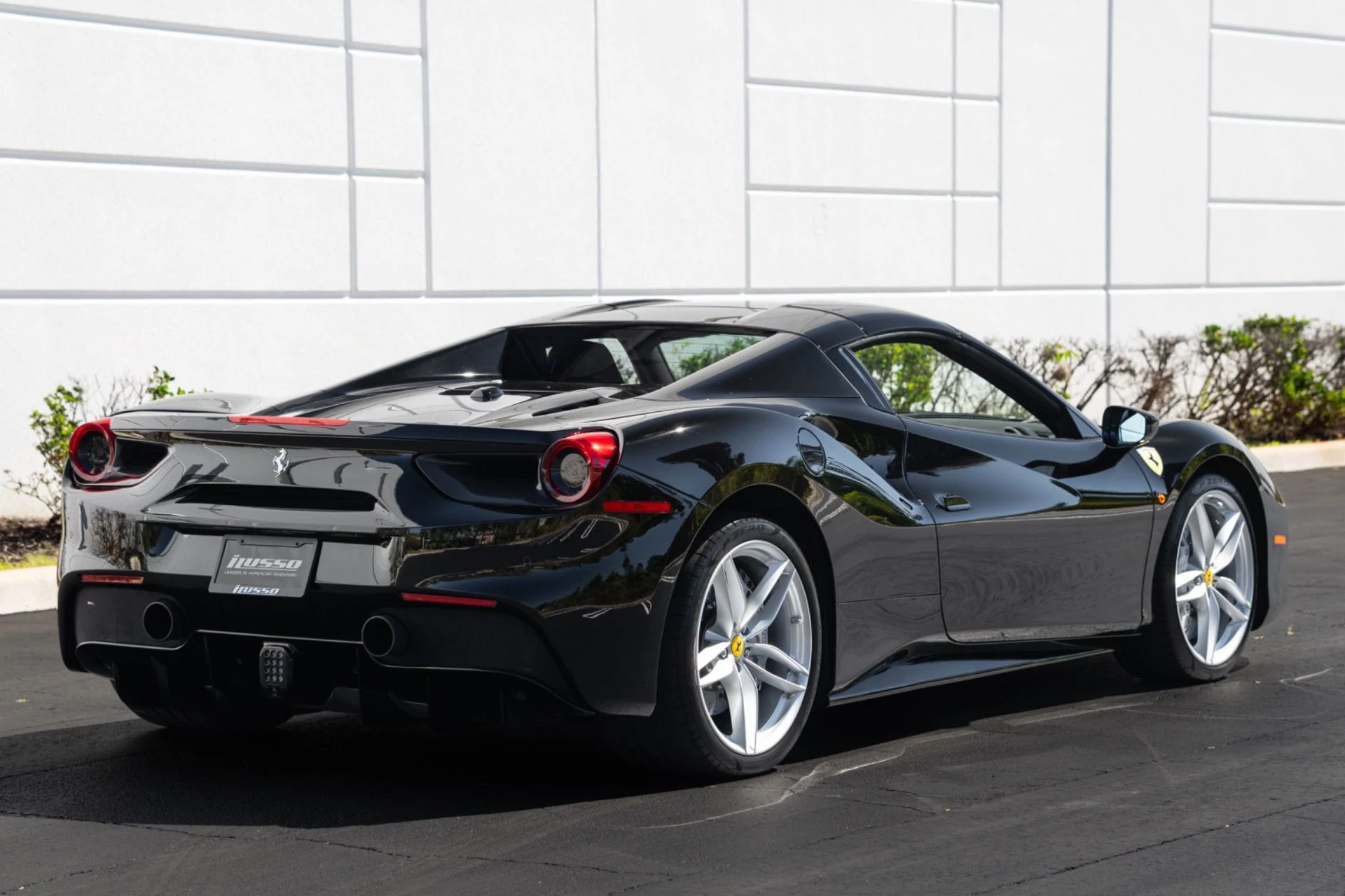 mph015_246752164_Used_2017_Ferrari_488_Spider_1771888975_021251fe24