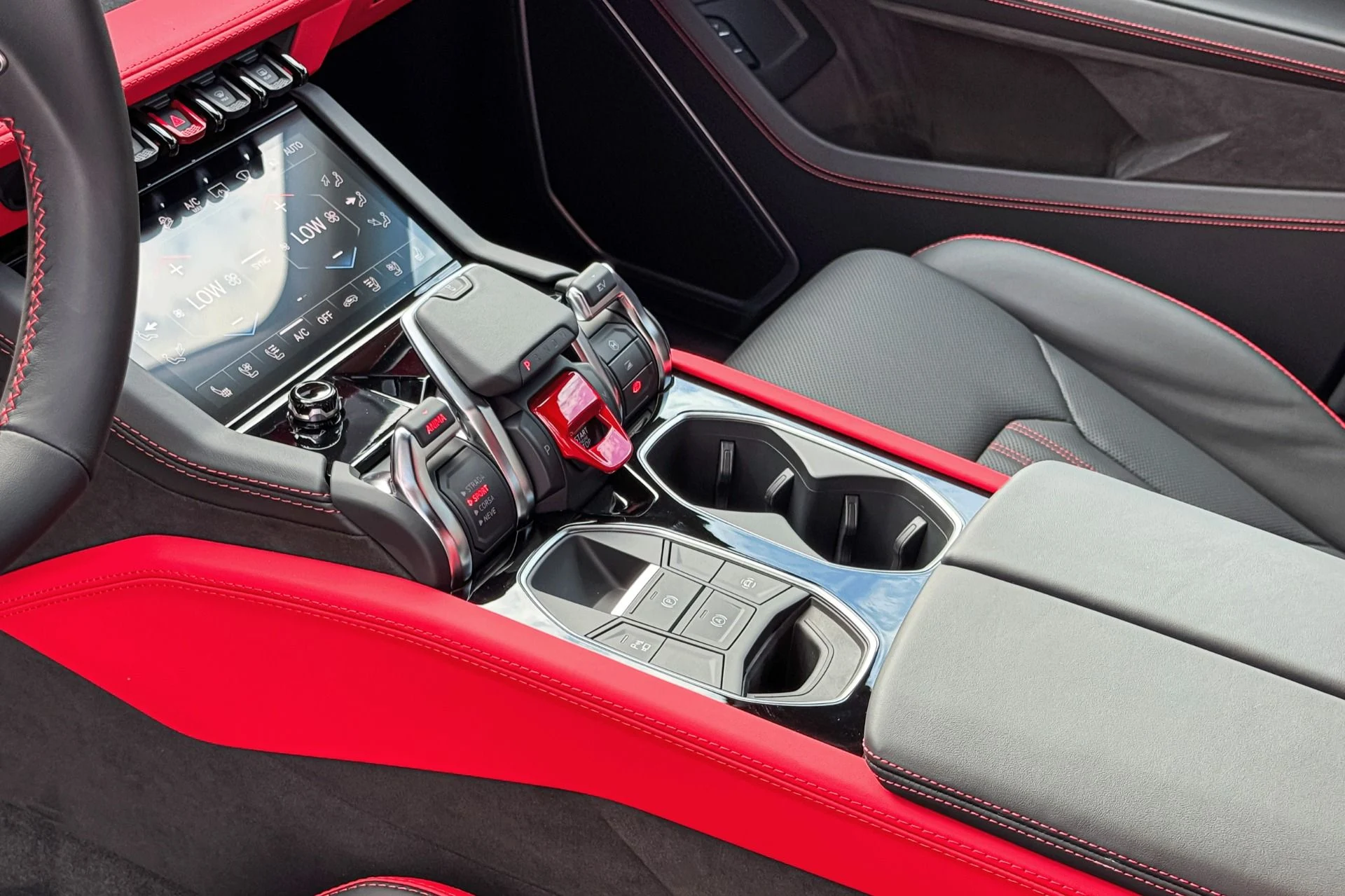 mph015_2469509947_Used_2024_Lamborghini_Urus_Performante_1765893412_2574a44e11