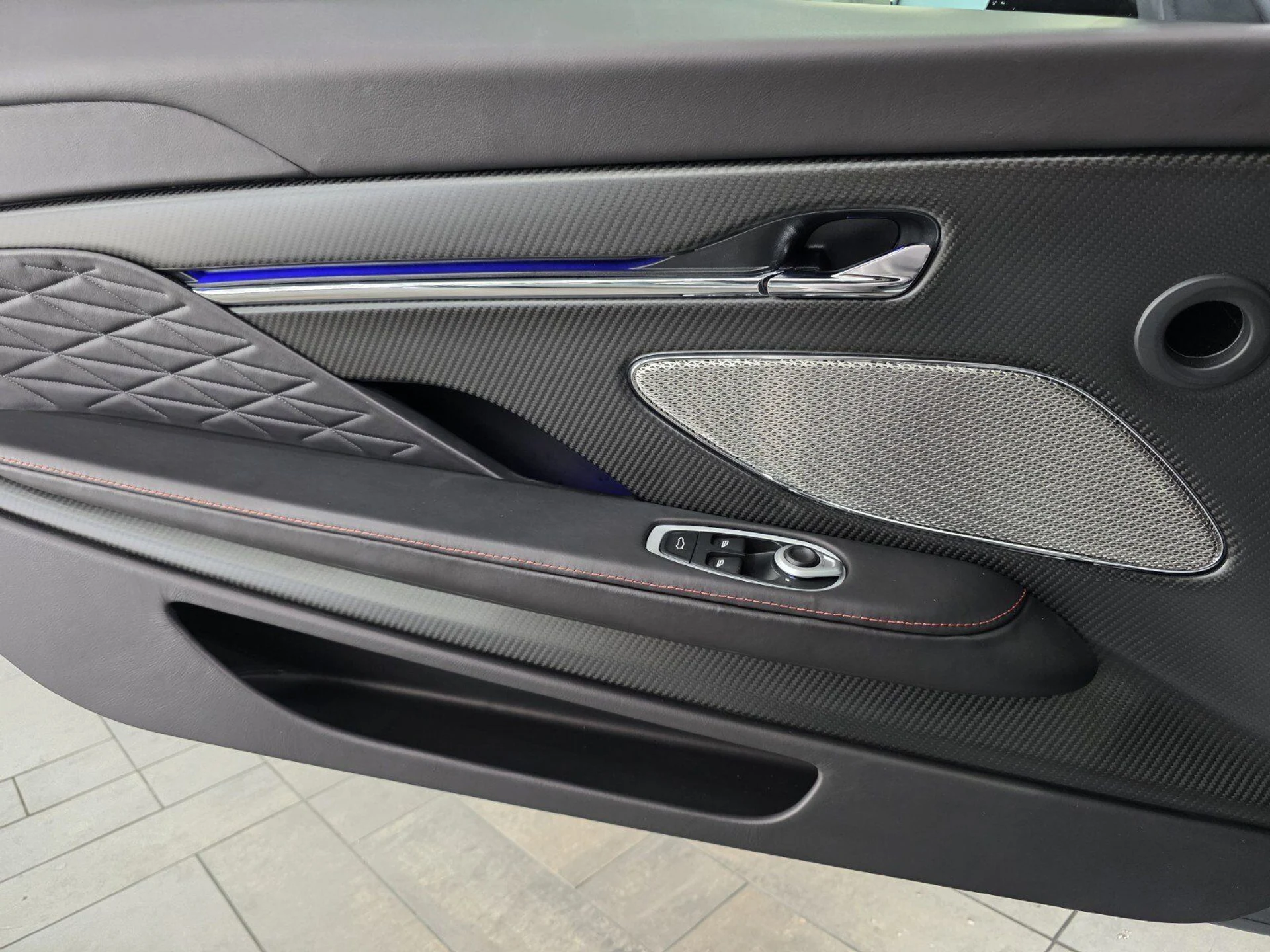 mph015_2470096003_ce200d0f5f7182ef4302d6a1ee2f86db_3969ebb654