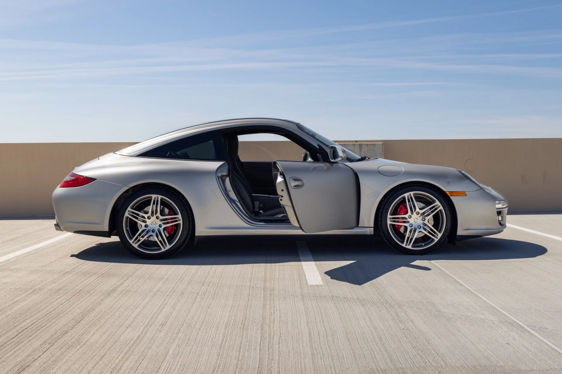 mph015_2475877132_Used_2010_Porsche_911_Targa_4_S_1775765317_5d2f70d0fb