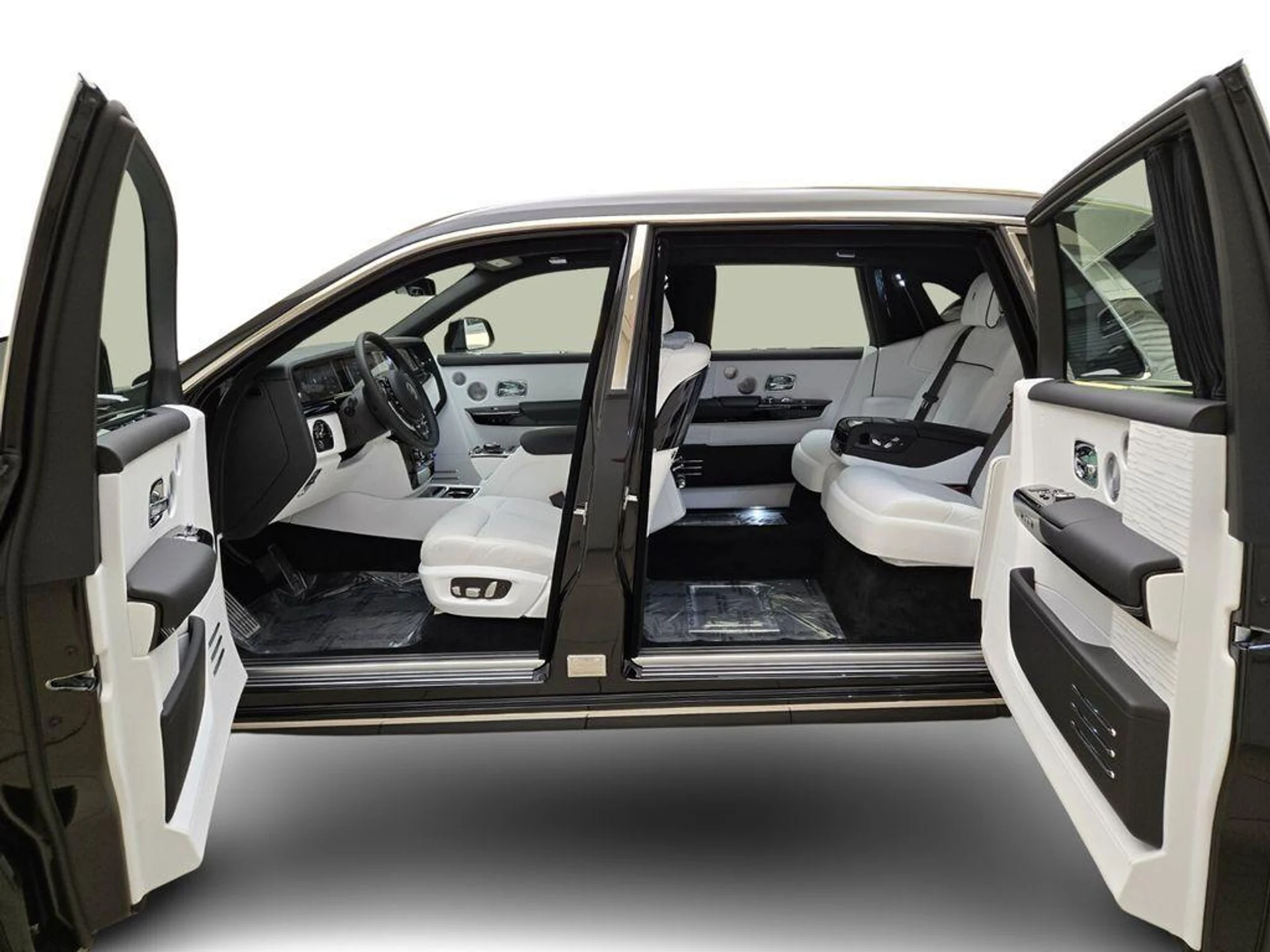 mph015_2476535448_New_2026_Rolls_Royce_Phantom_1776489491_ca240fef92