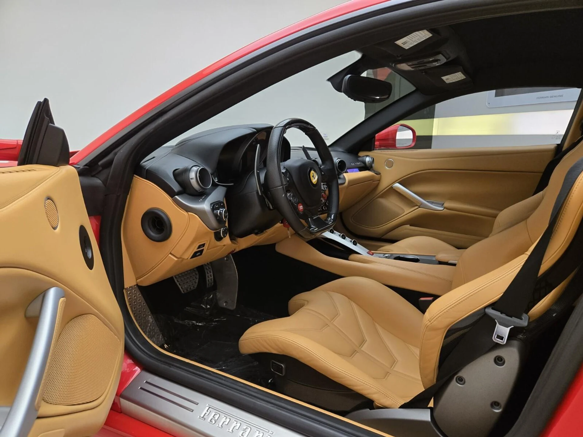 mph015_2478319660_Used_2014_Ferrari_F12_Berlinetta_1756190330_466e718a3a