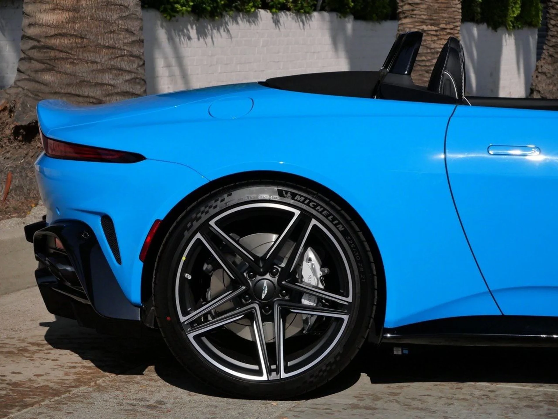 mph015_2482572447_904eb41c4d6e728f35a527b95e1d39aax_2d6e568015