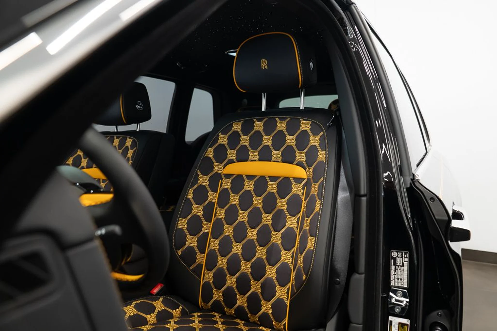 mph015_2483039202_rolls_royce_cullinan_2025_a1a9c580f3