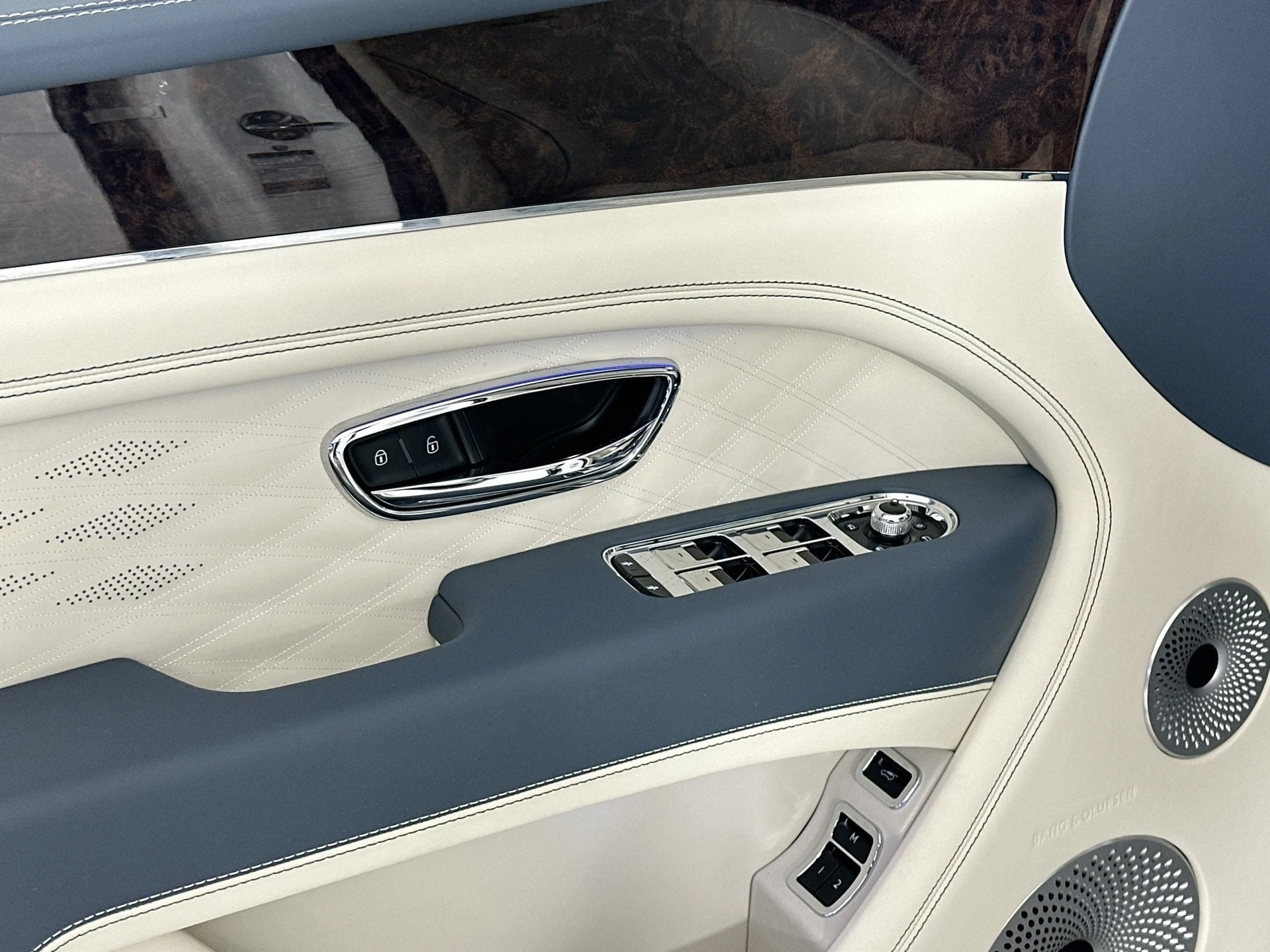 mph015_2483157976_16_74dfc6fe26