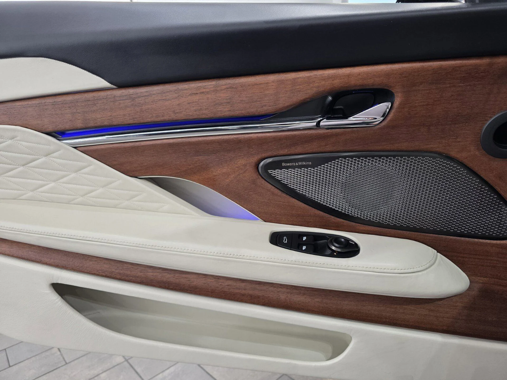 mph015_2483233995_115376c8aa65b9c00ae96ac6fe2ee311_97a496aa44