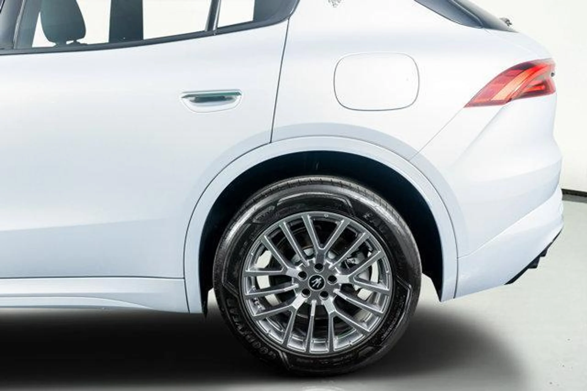 mph015_248487954_QL_WA_739ow_TX_6r_Gtu7_Tca7_Z_Afs_A_c7467bdc8d