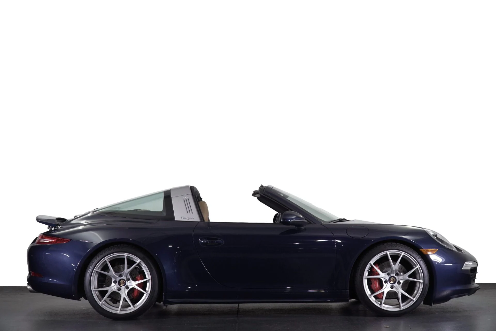 mph015_2493275069_Used_2016_Porsche_911_Targa_4_S_1764361768_fefc375352