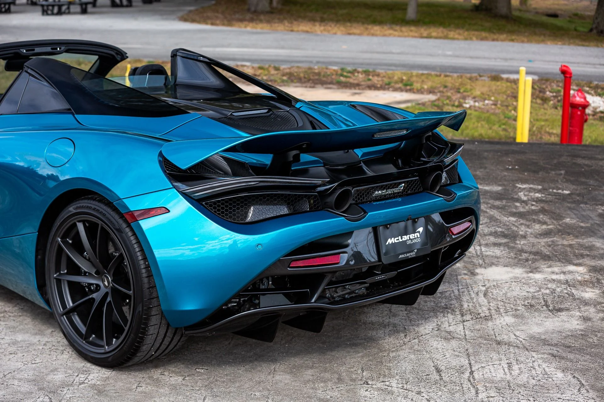 mph015_2498926423_24_p16_l_a83b28e02f