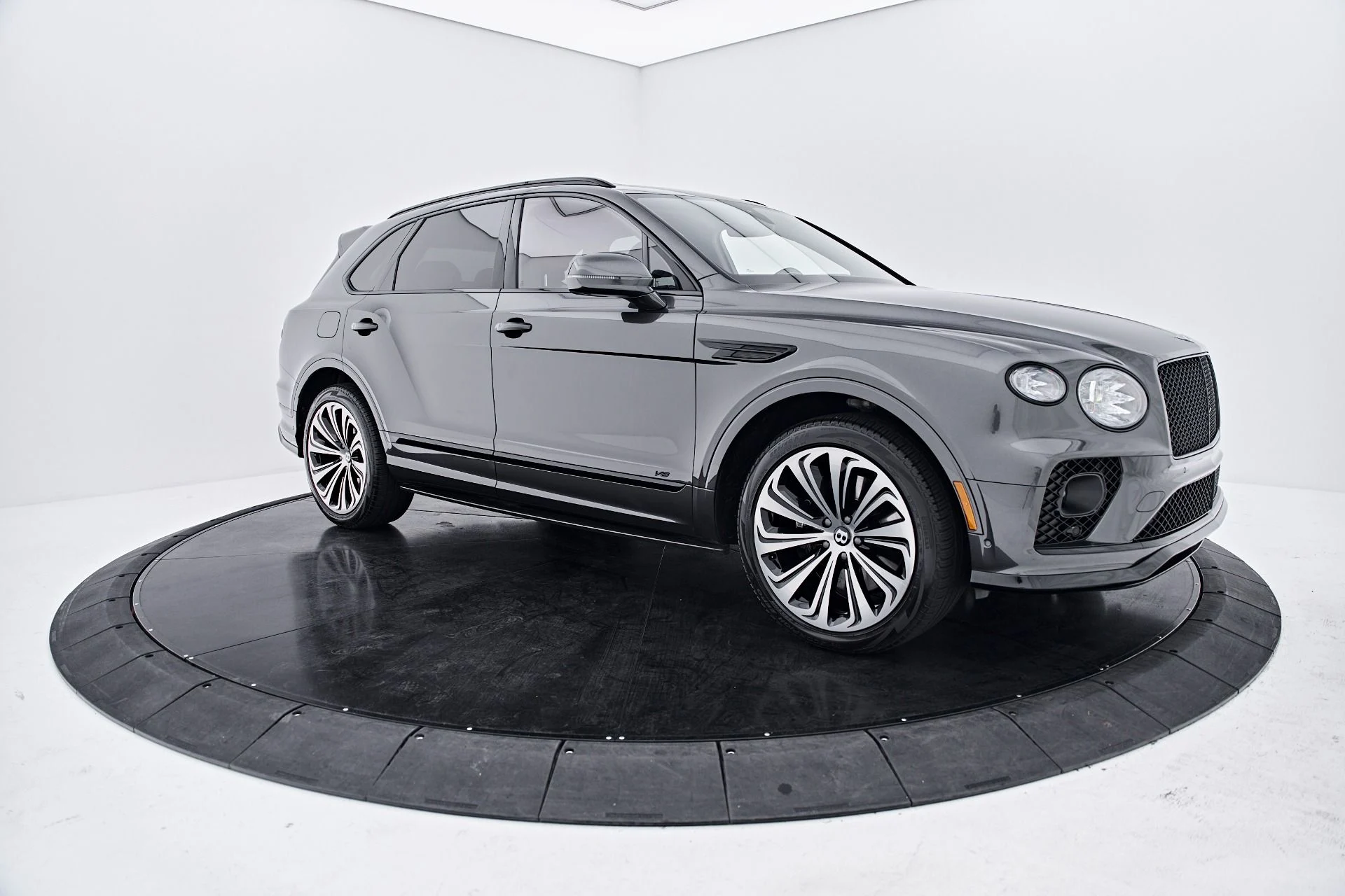 mph015_2503997677_Used_2022_Bentley_Bentayga_V8_1791935703_1f6f492a64