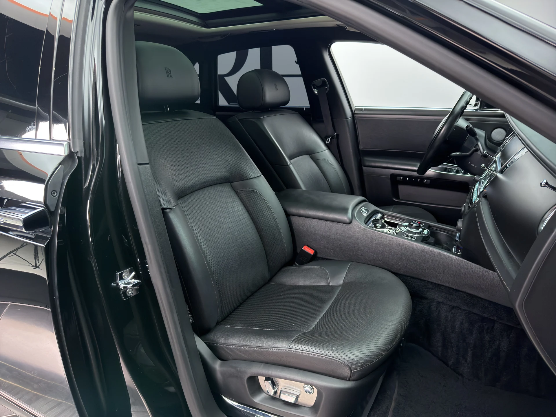 mph015_2504556590_RPA_3712_interior_004_77904cba20