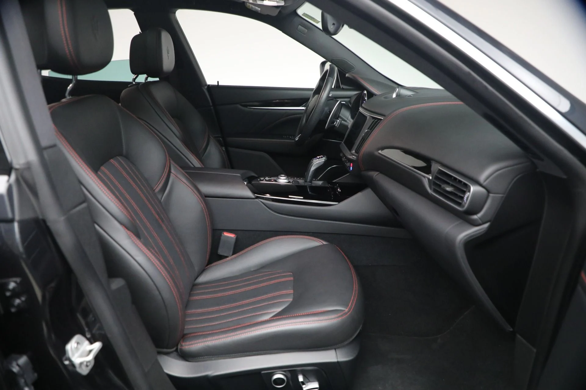 mph015_2514523270_Used_2023_Maserati_Levante_GT_1772662135_69c0227add