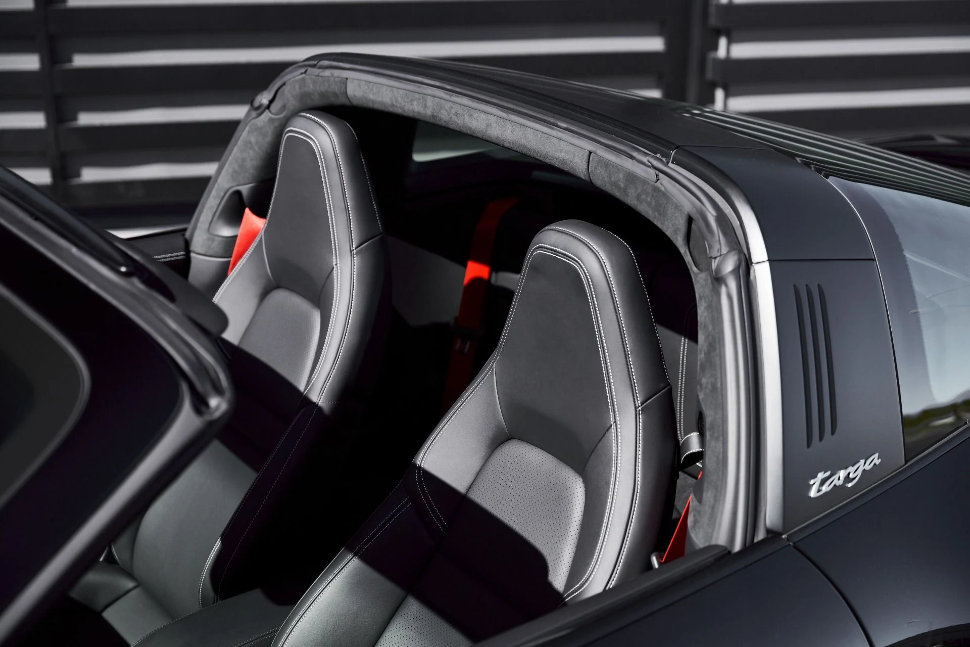 mph015_2519373838_Used_2026_Porsche_911_Targa_4_S_1772843200_ffebf89258