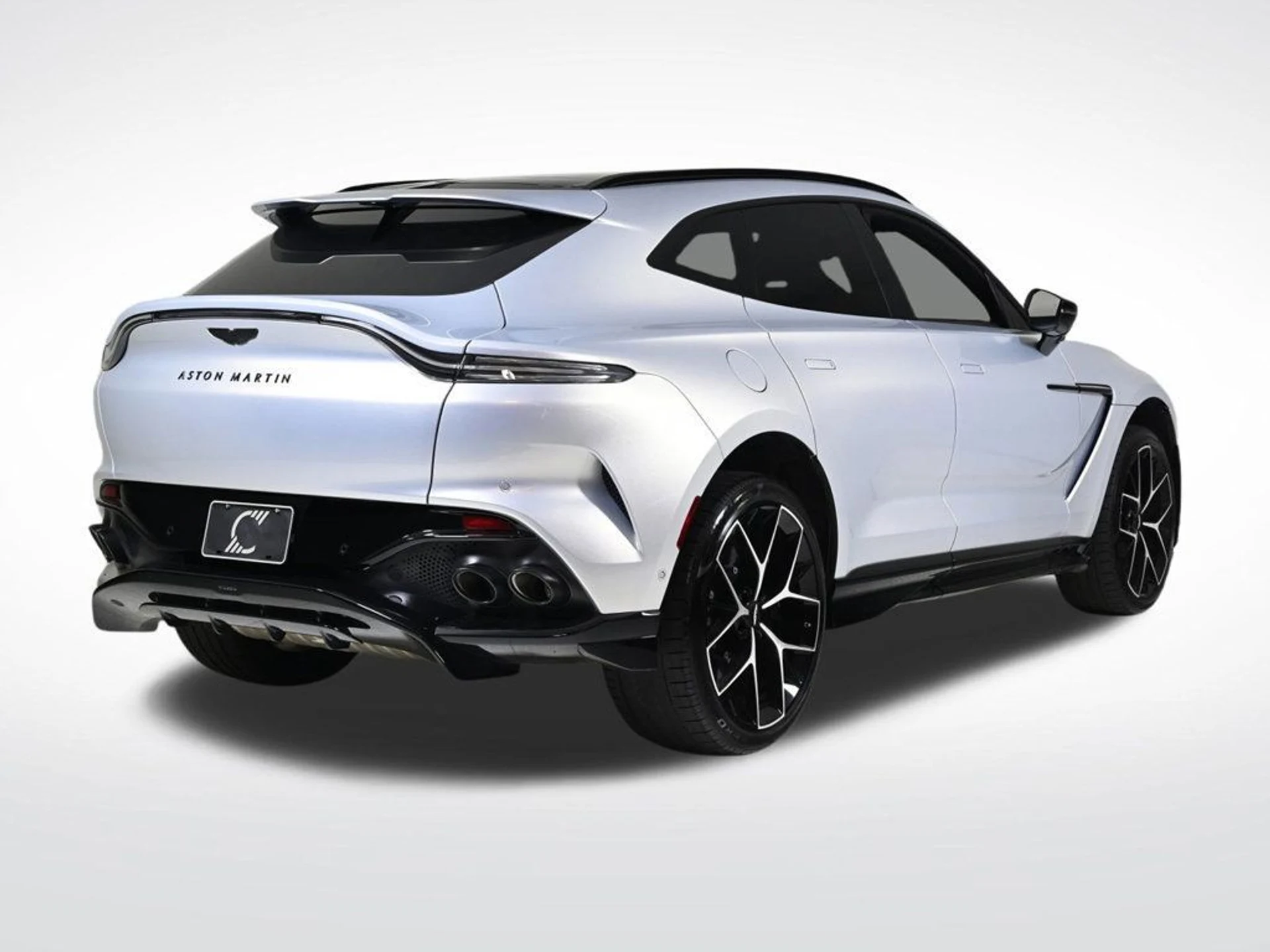 mph015_252102912_used_2025_aston_martin_dbx_707_11350_22931287_15_1024_ef4cd7d033