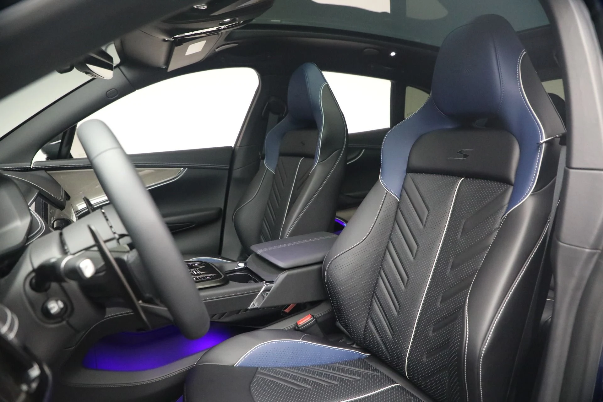 mph015_2521308458_New_2026_Aston_Martin_DBX_S_1779920374_03c117ed7c