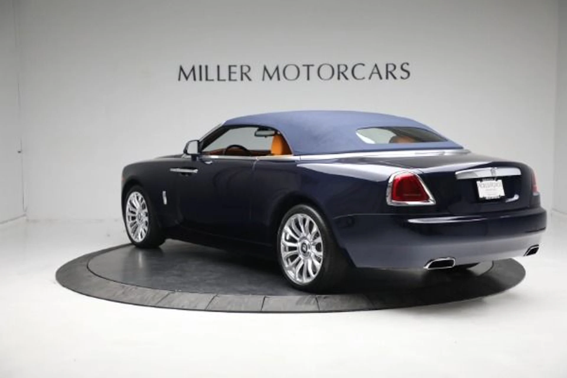 mph015_2524429469_Used_2020_Rolls_Royce_Dawn_7b3ce0b3fc