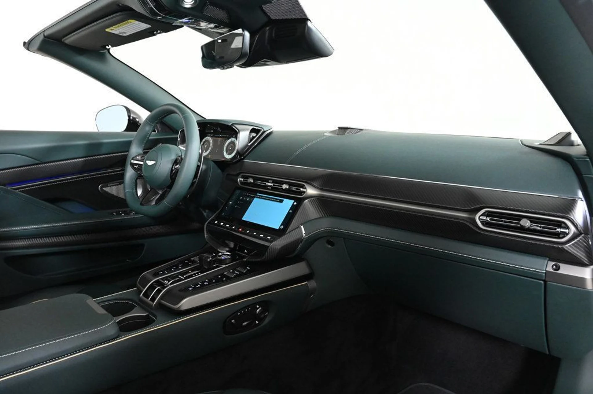 mph015_2525386352_new_2026_aston_martin_vanquish_volante_11350_22943643_15_1024_4a785508b0