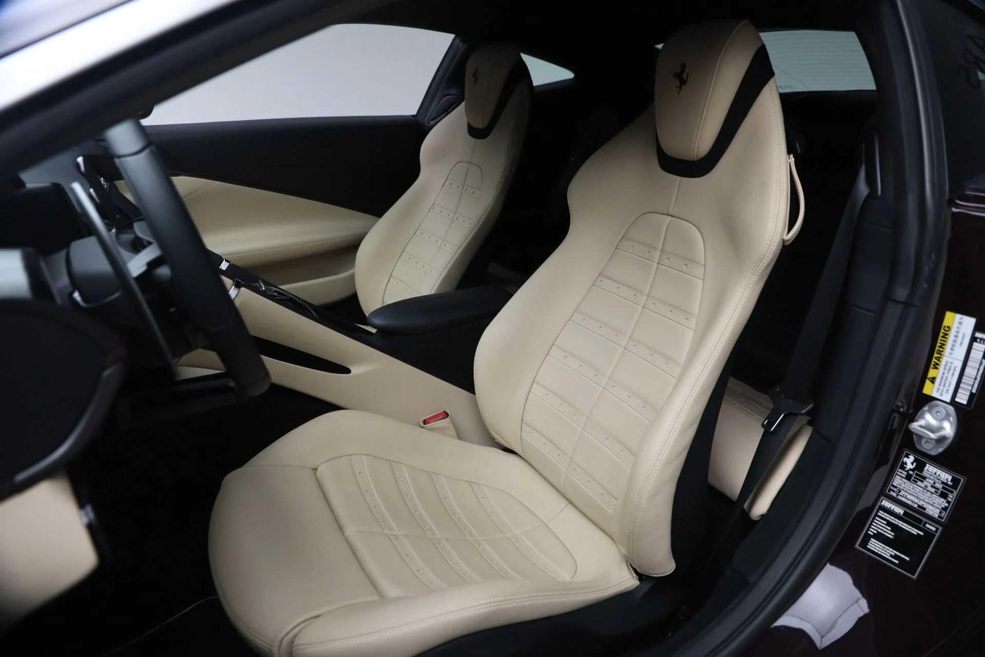 mph015_2527104518_Used_2023_Ferrari_Roma_1767375733_6d166bc2c9