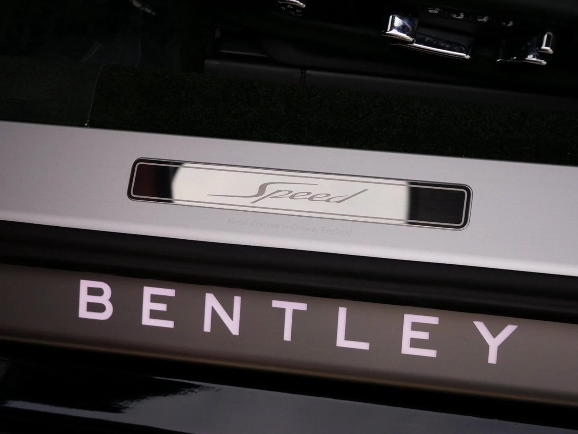 mph015_2535506057_529b9bfe362bd40c17e0fc883008db29x_79059b6d64