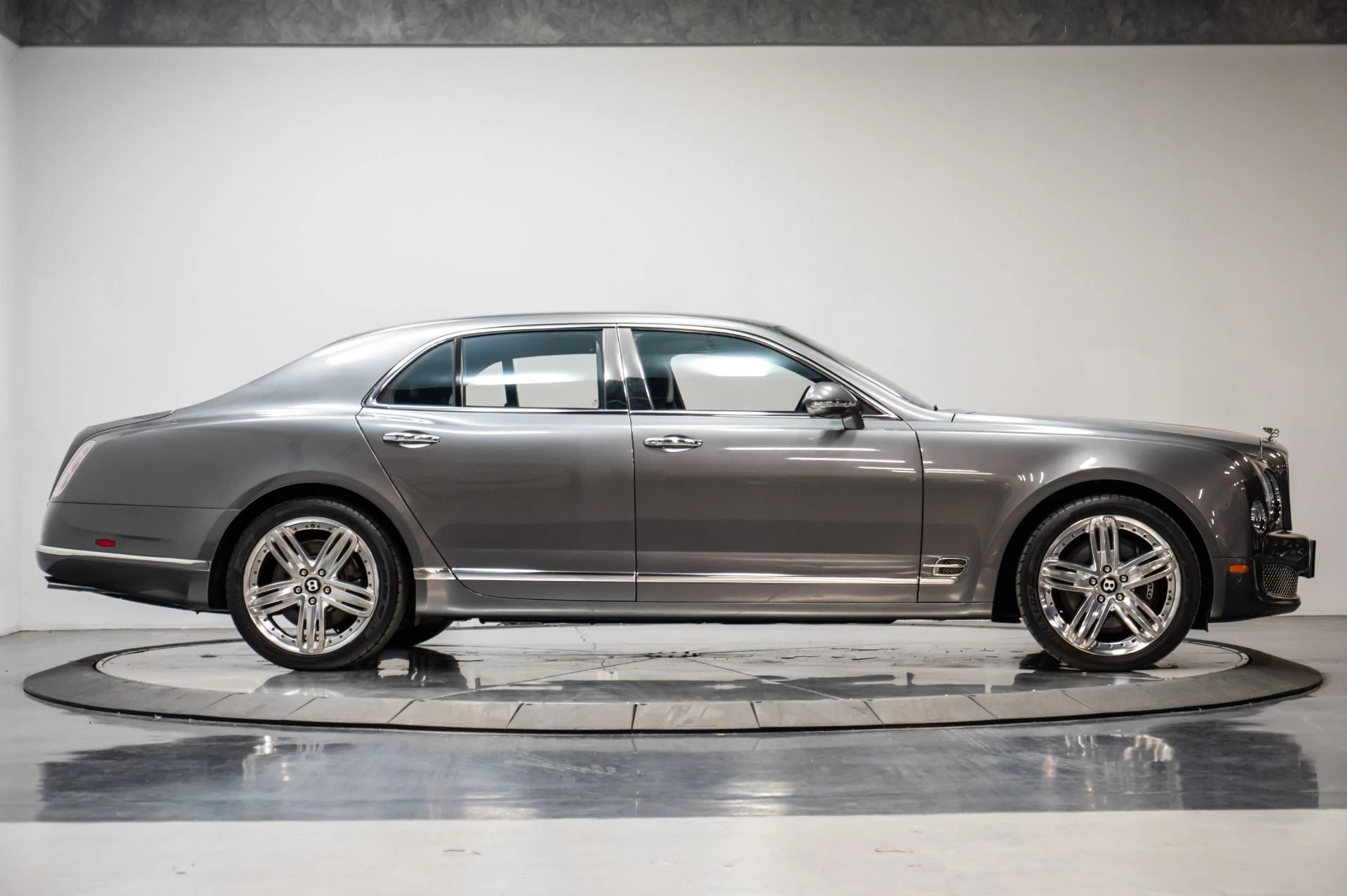 mph015_2537342116_Used_2012_Bentley_Mulsanne_1752678989_a12184e705