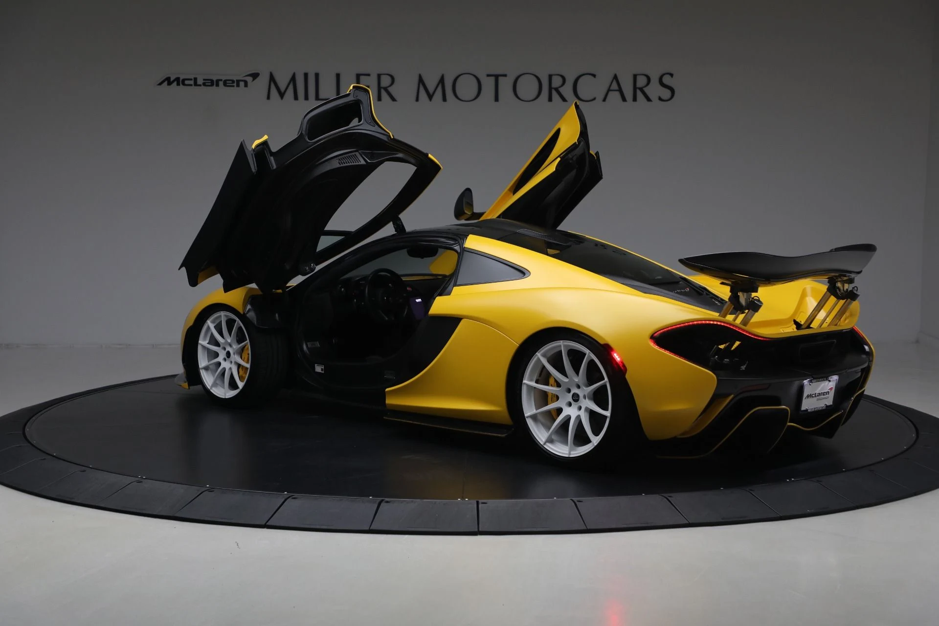 mph015_2539511213_Used_2015_Mc_Laren_P1_24d8f7afa0