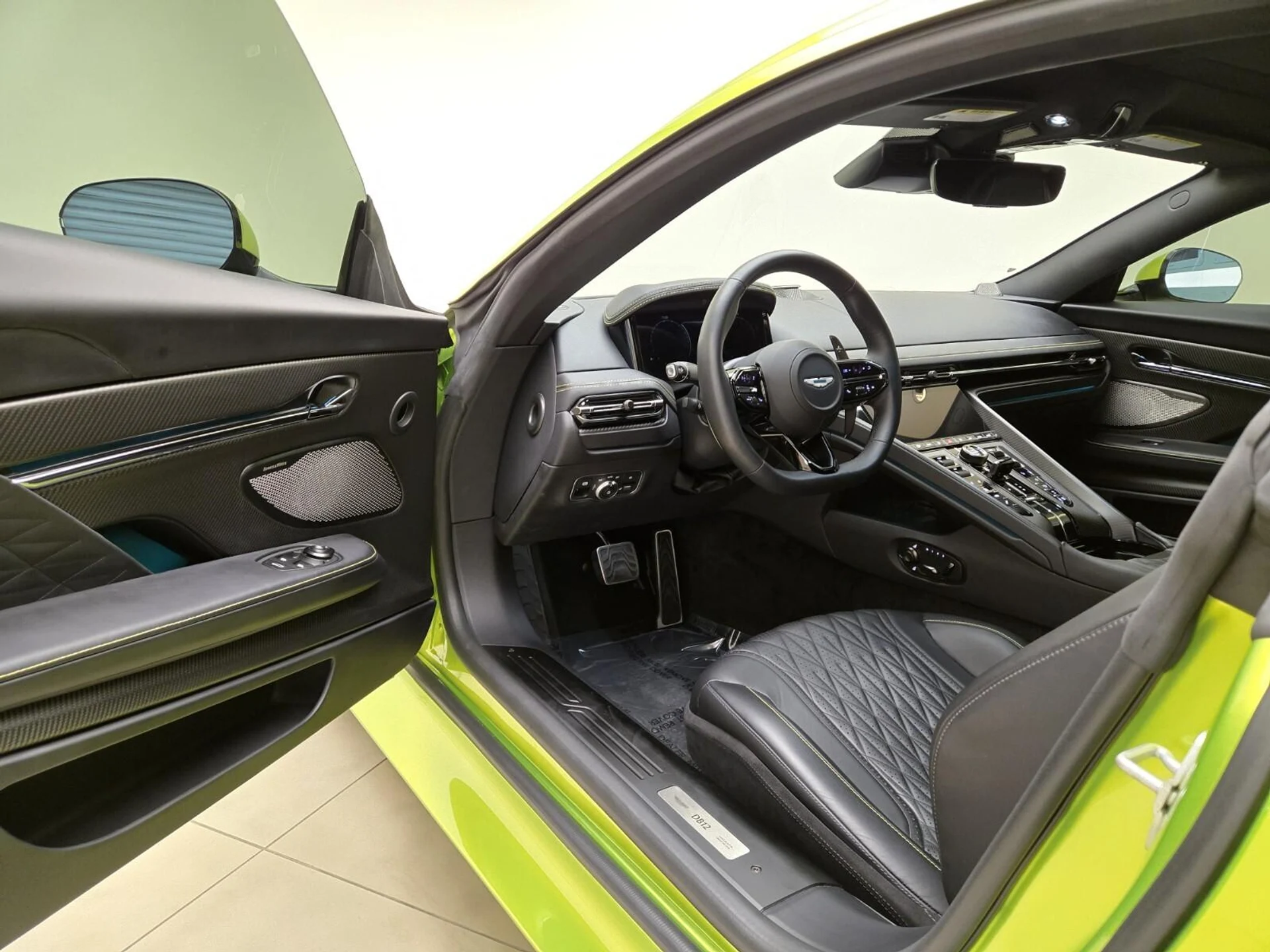 mph015_2545574291_Used_2024_Aston_Martin_DB_12_1771052413_dbb782dfa8