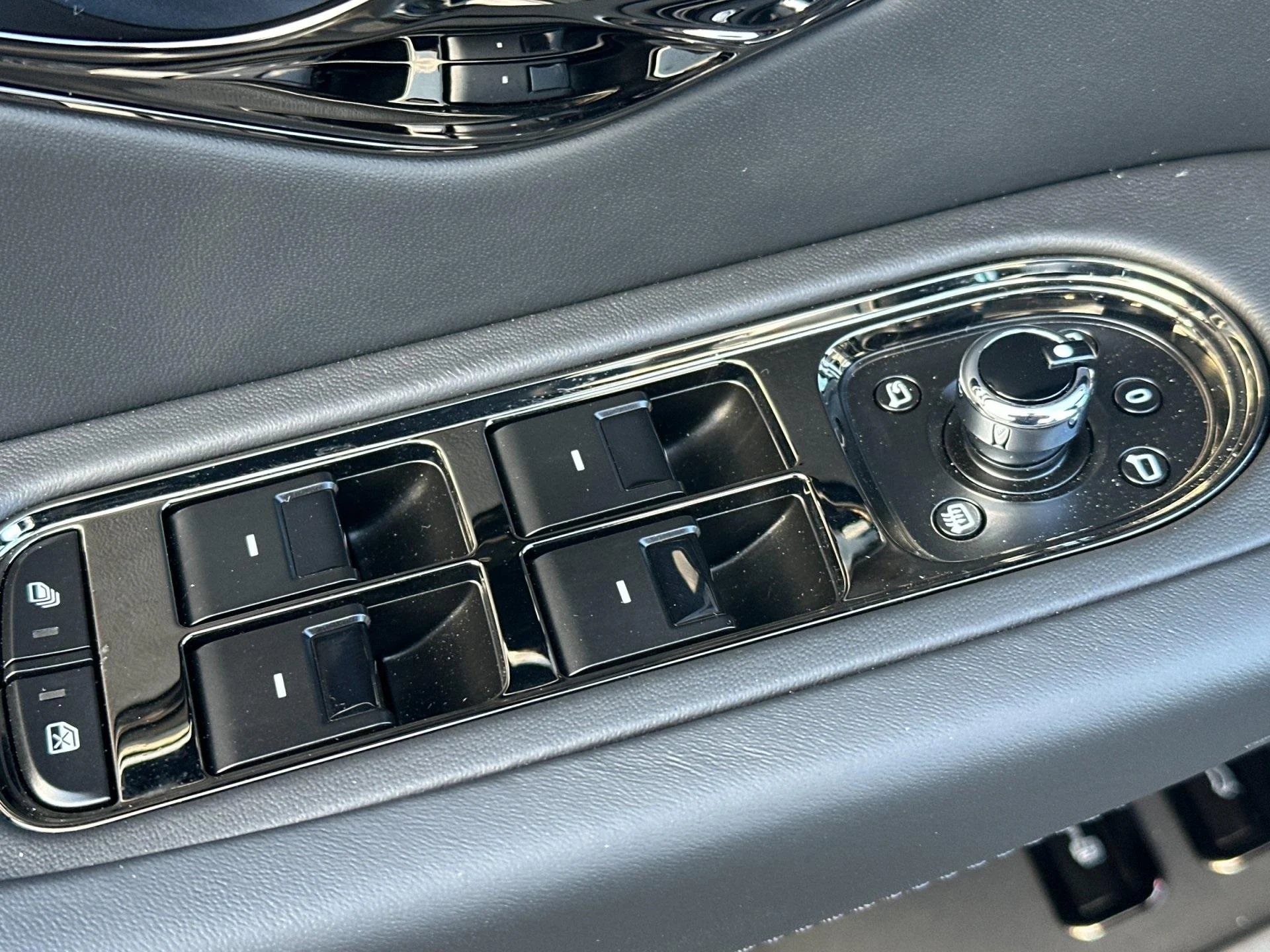 mph015_2548209810_New_2026_Bentley_Continental_GTC_1771602792_10f89ed3d5