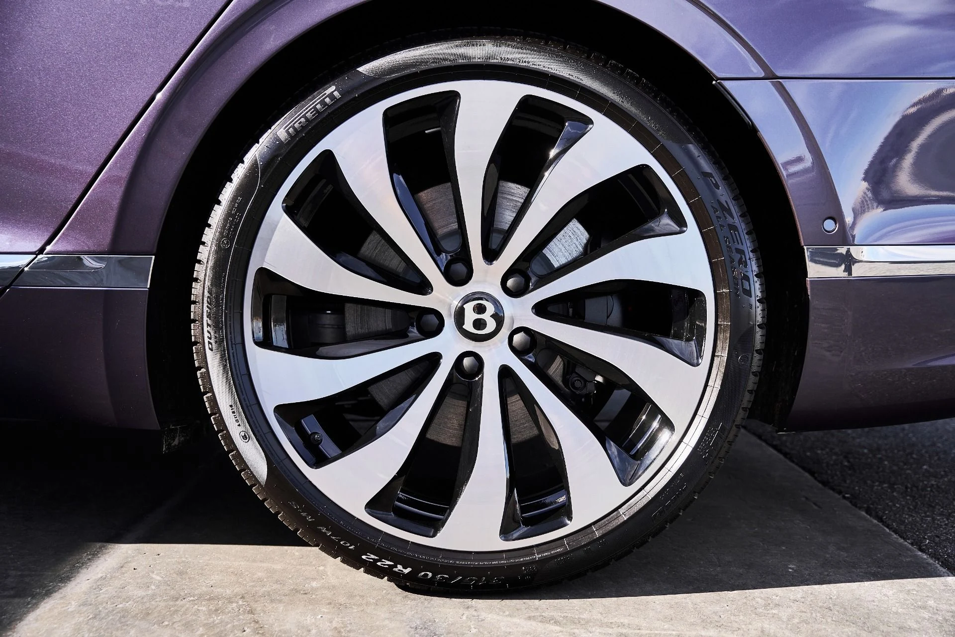 mph015_2557174248_Used_2026_Bentley_Flying_Spur_V8_1775613259_d0aa8fcba2