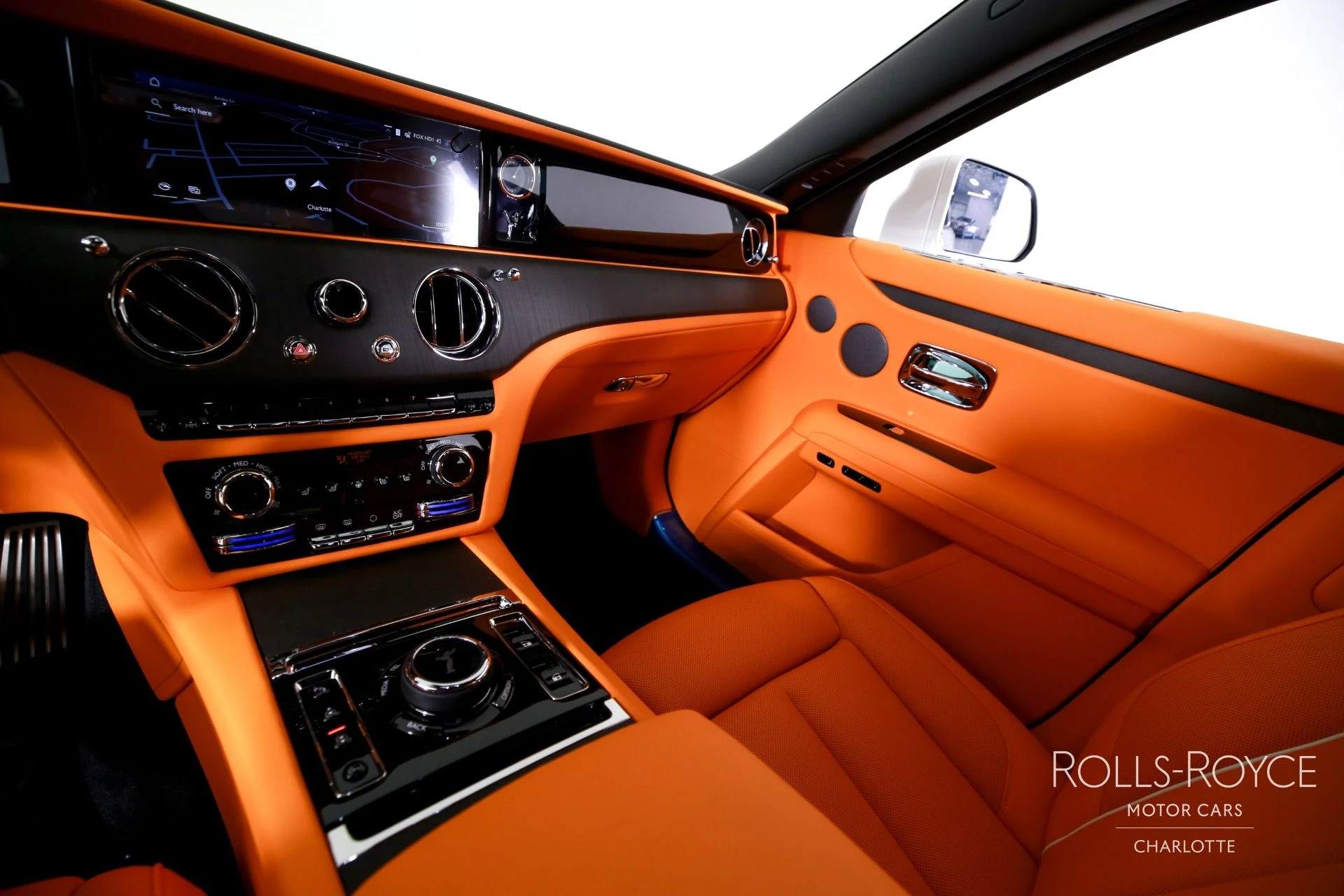 mph015_2560996480_Used_2025_Rolls_Royce_Ghost_1753298908_310c43c16c